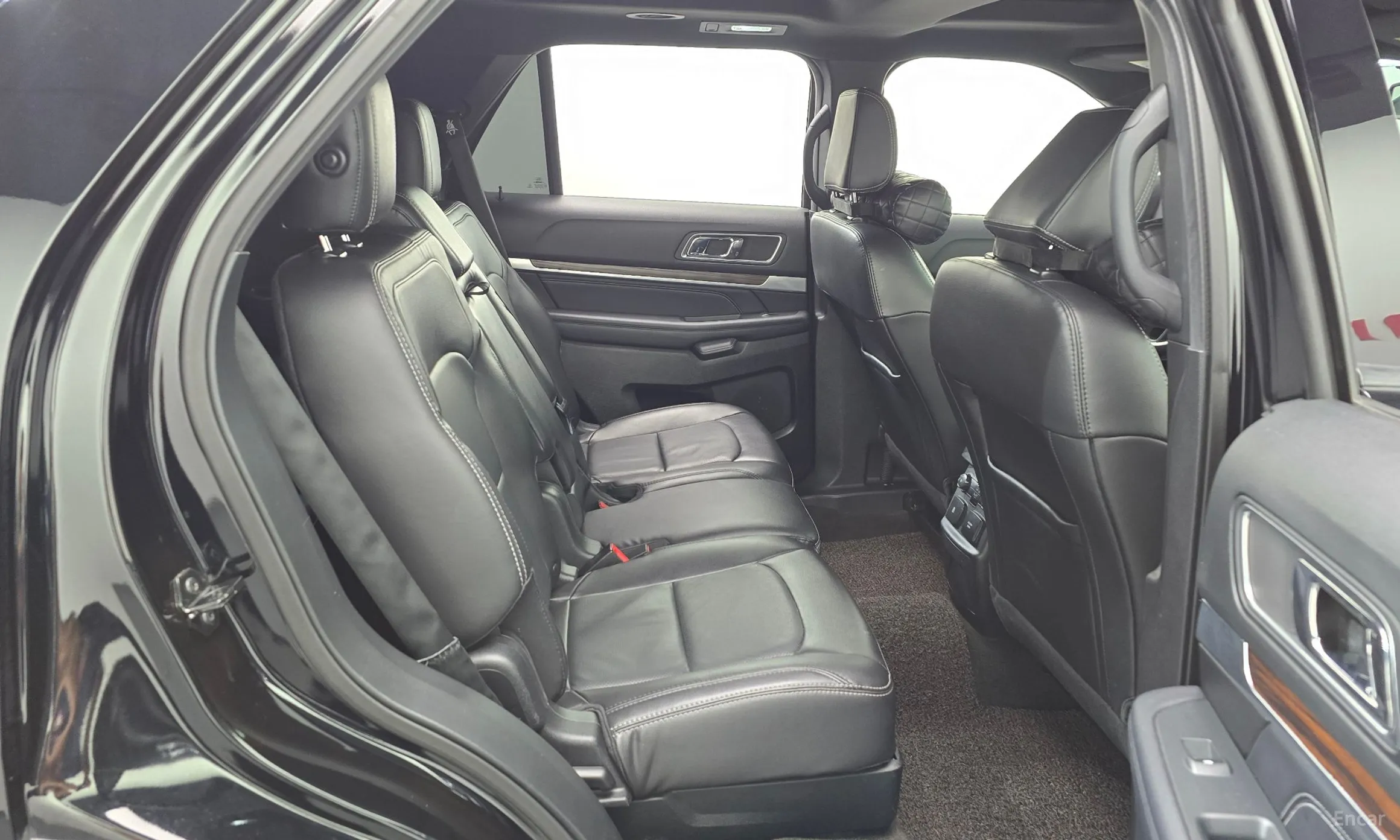 Ford Explorer превью 12