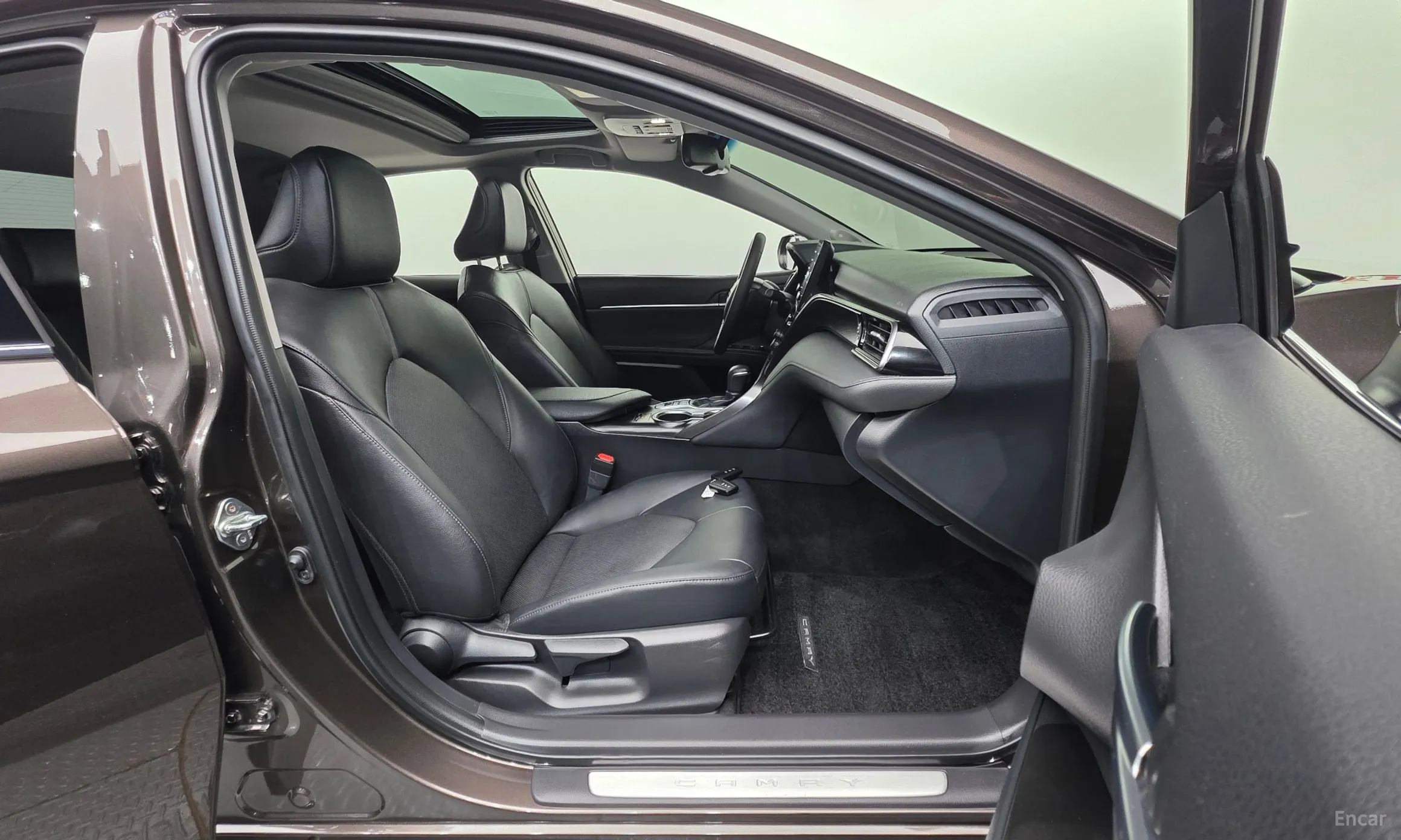 Toyota Camry (XV70) превью 10