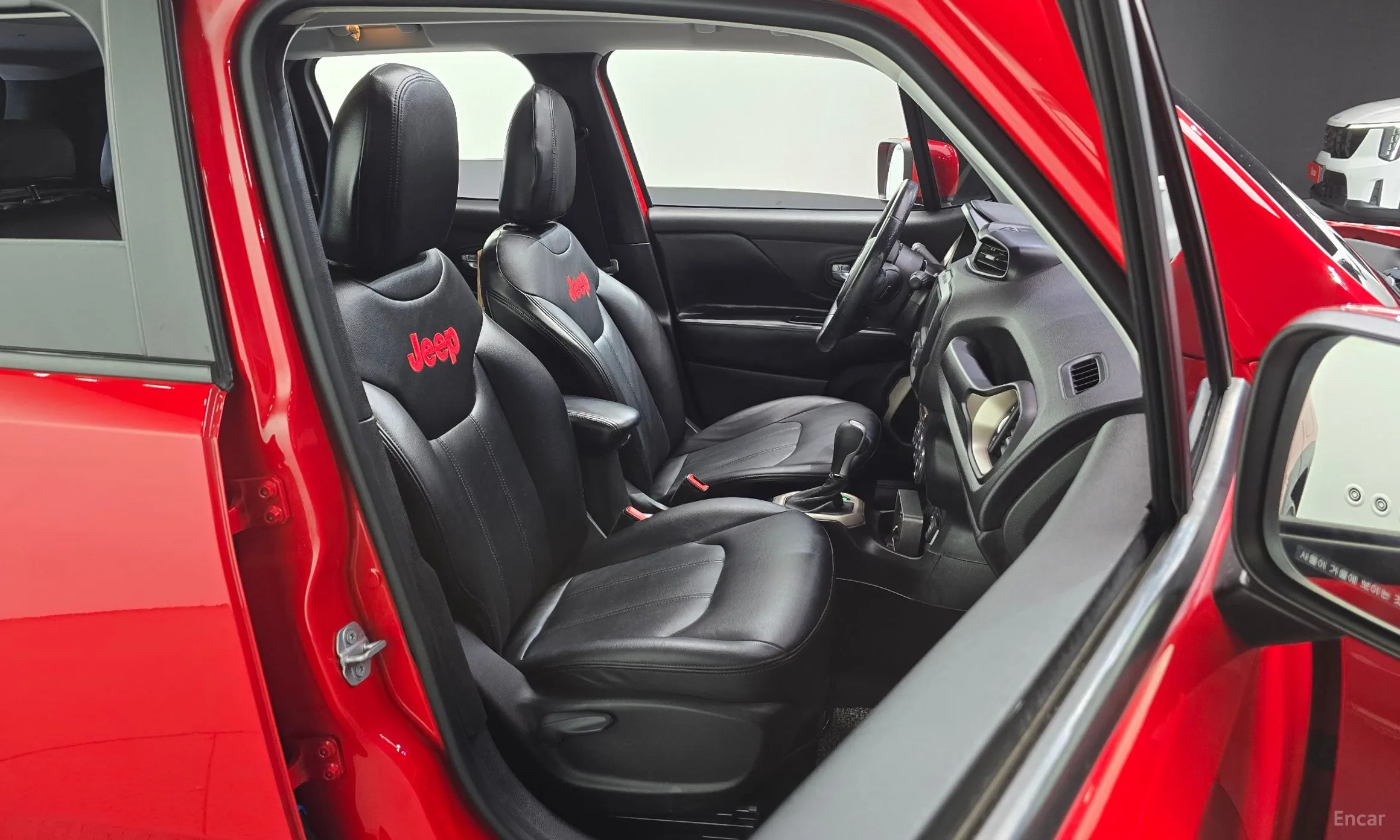 Jeep Renegade превью 12