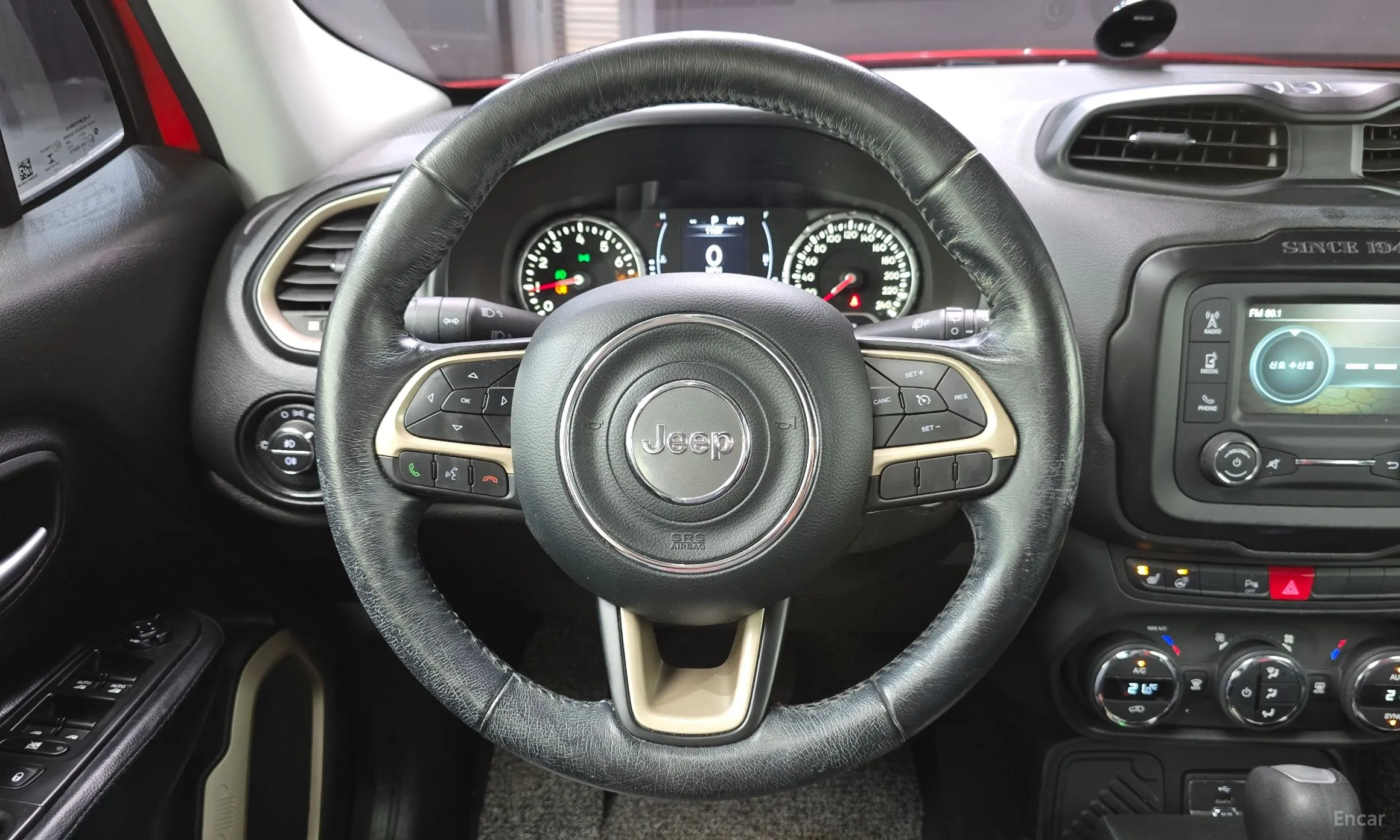 Jeep Renegade превью 13