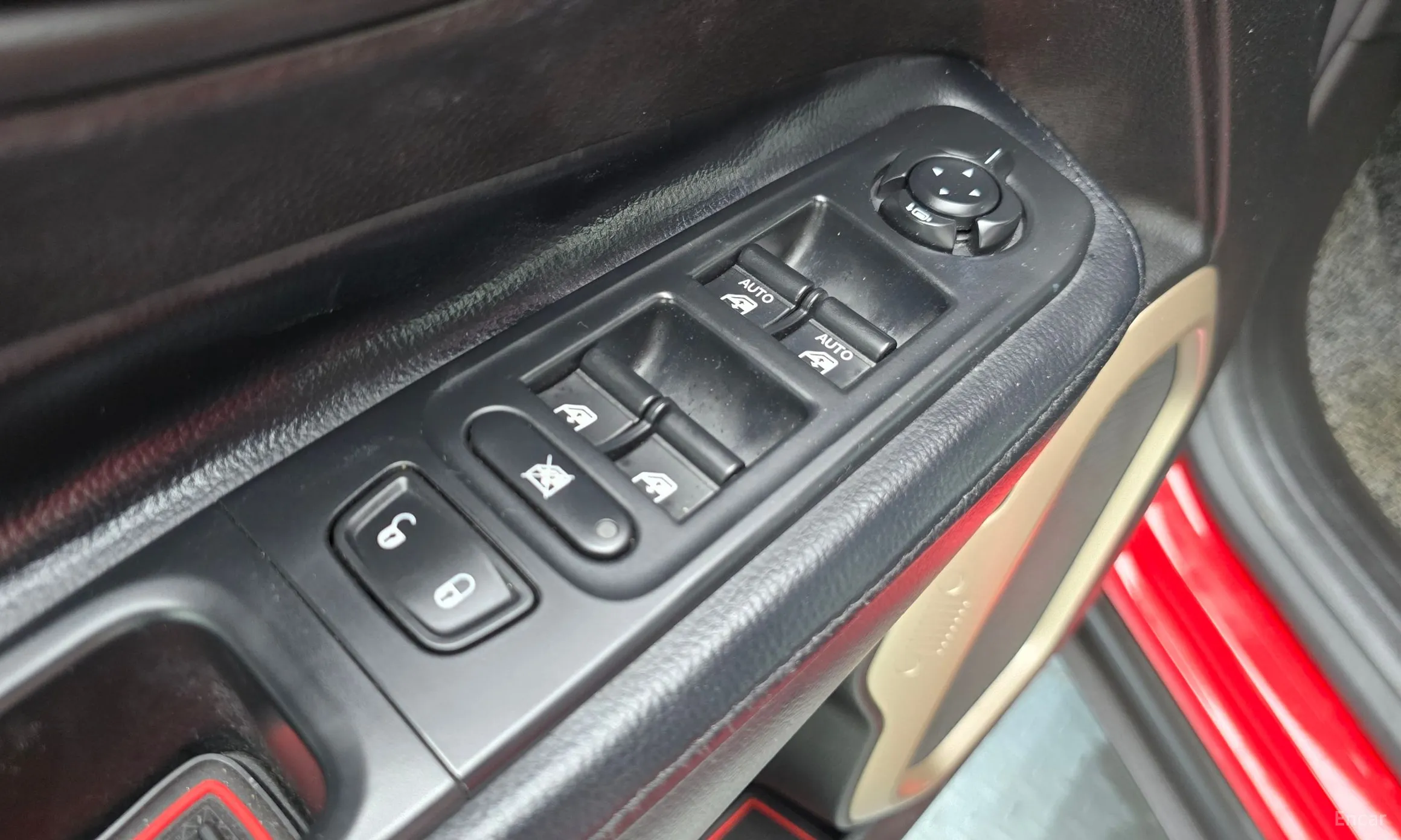 Jeep Renegade превью 14