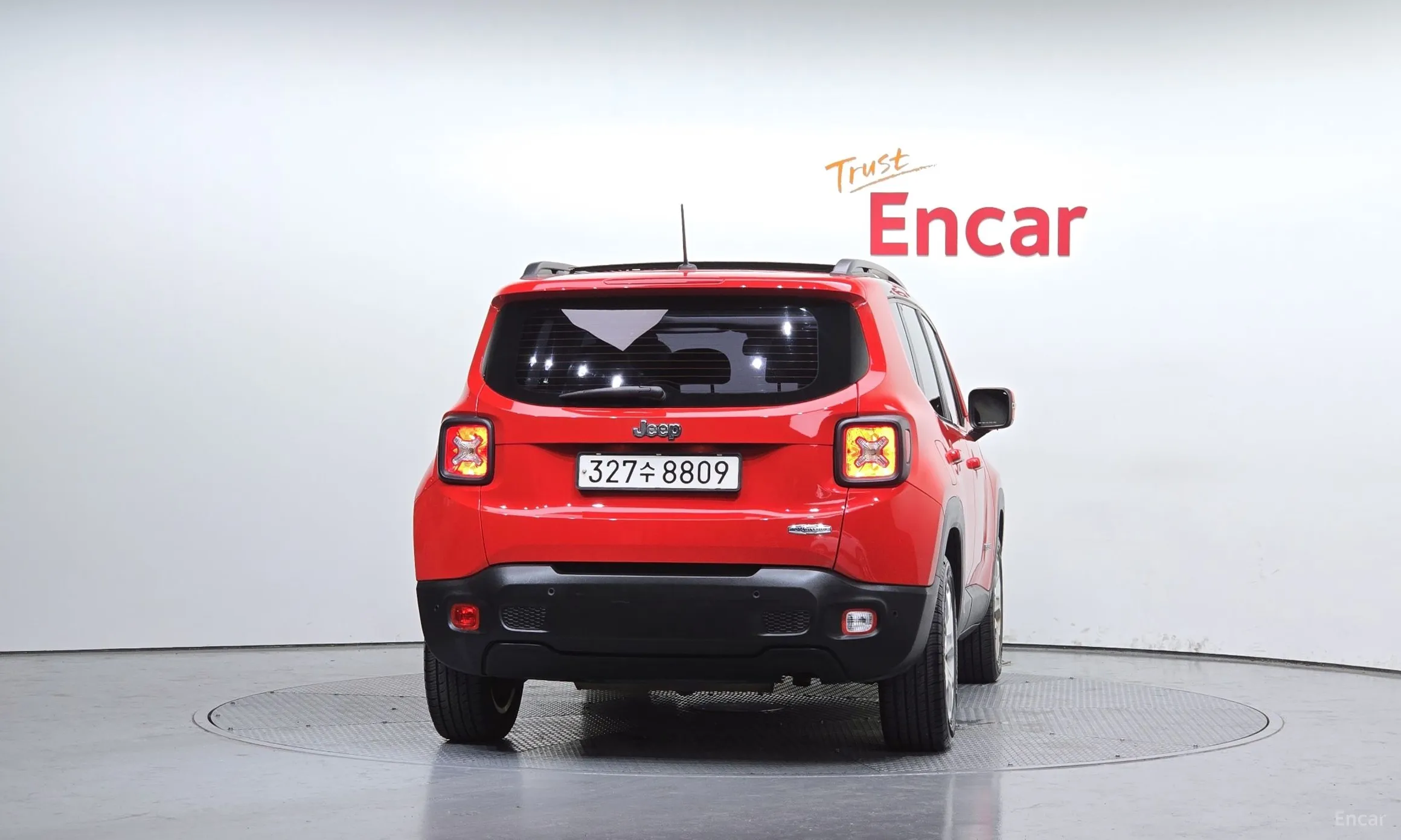 Jeep Renegade превью 4