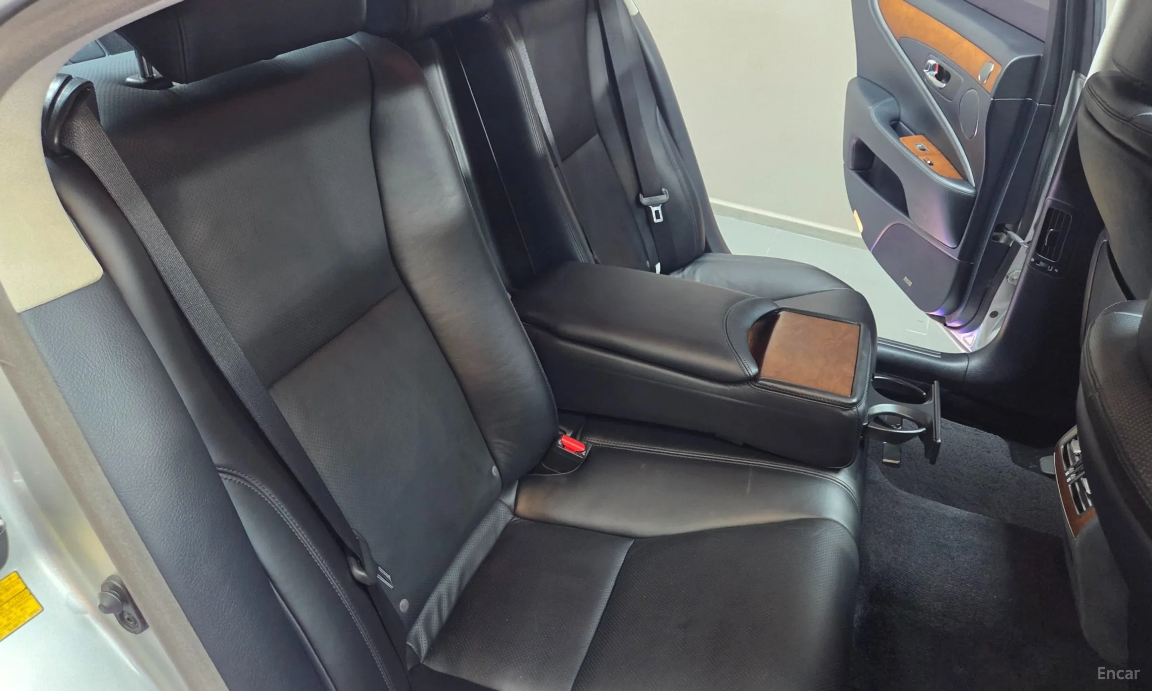 Lexus LS460 превью 12