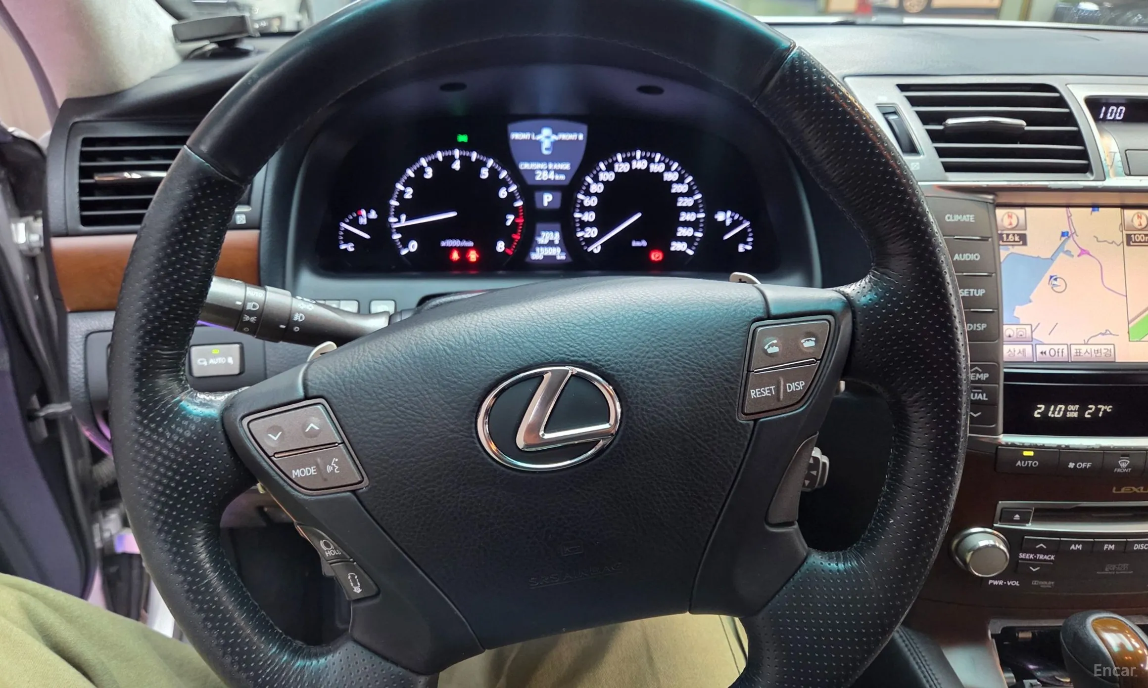 Lexus LS460 превью 18