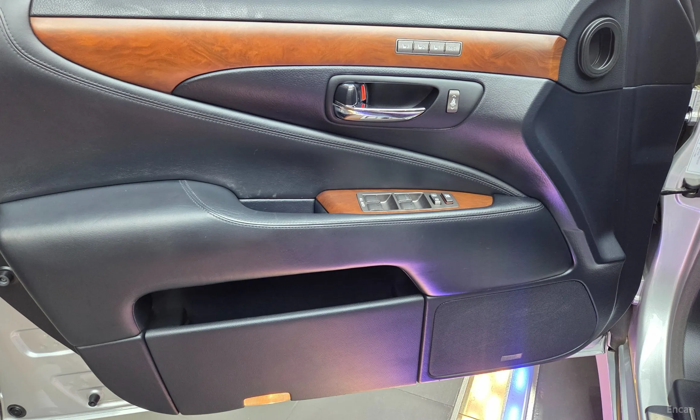 Lexus LS460 превью 19