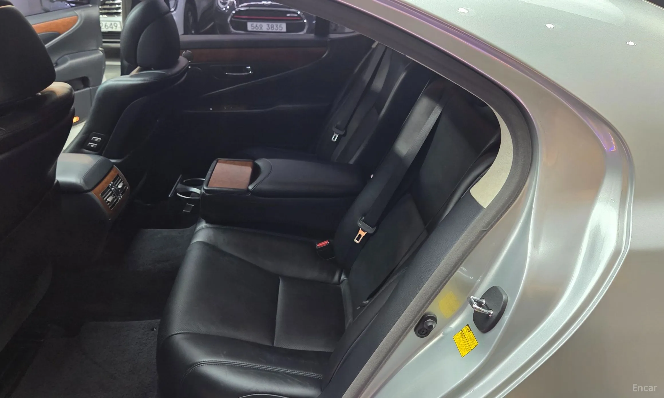 Lexus LS460 превью 20