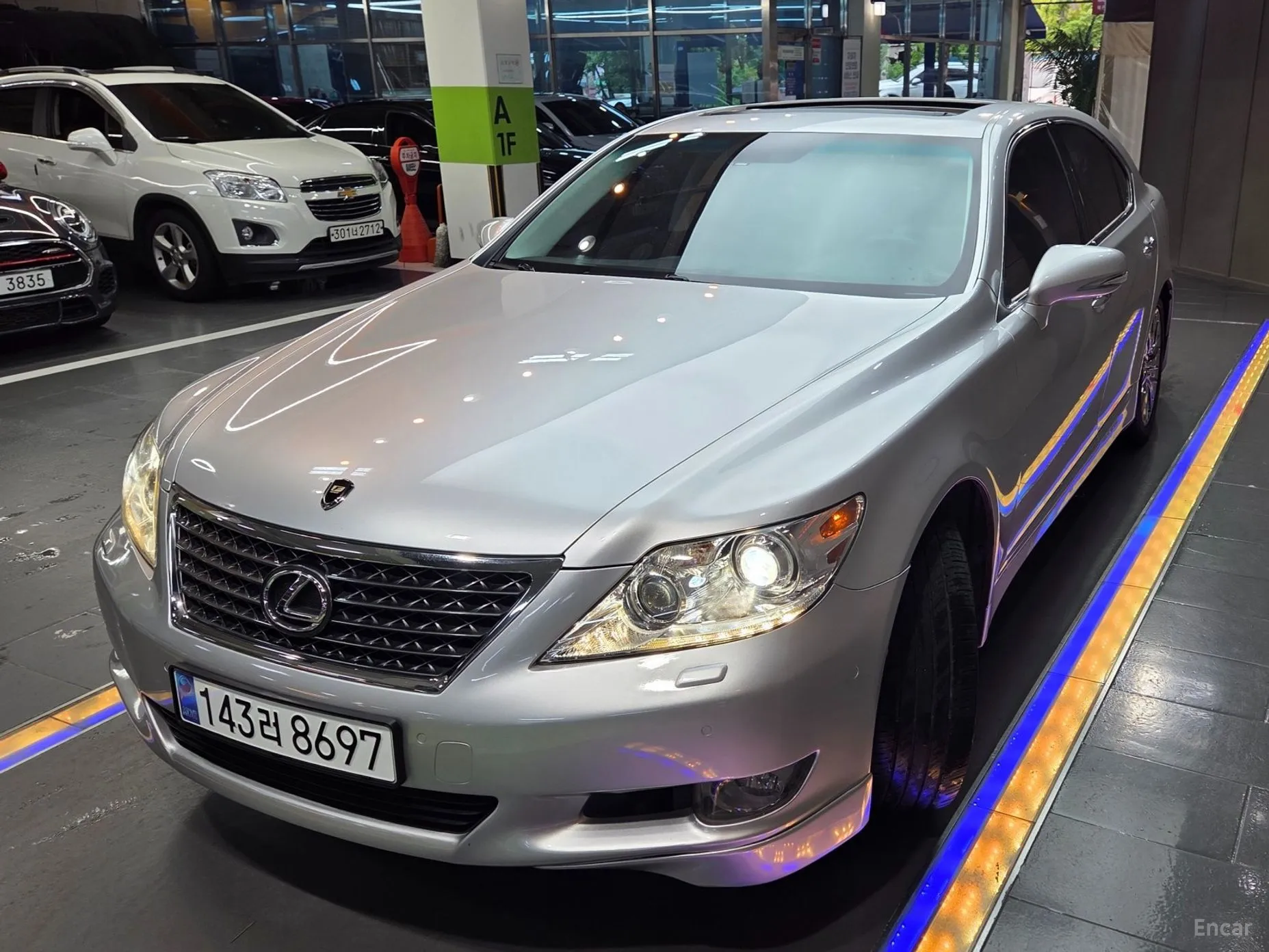 Lexus LS460 превью 4