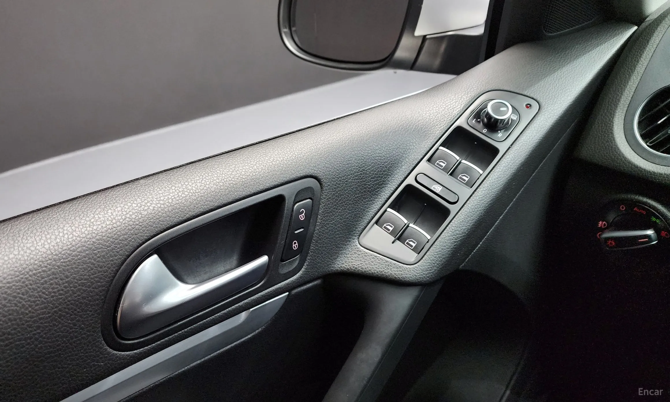 Volkswagen New Tiguan превью 16