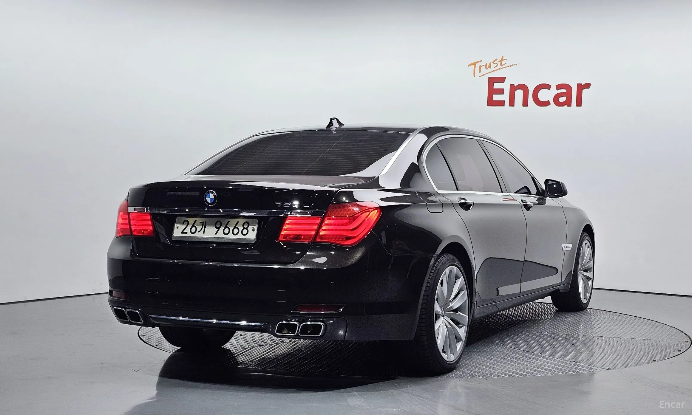 BMW 7 Series (F01)