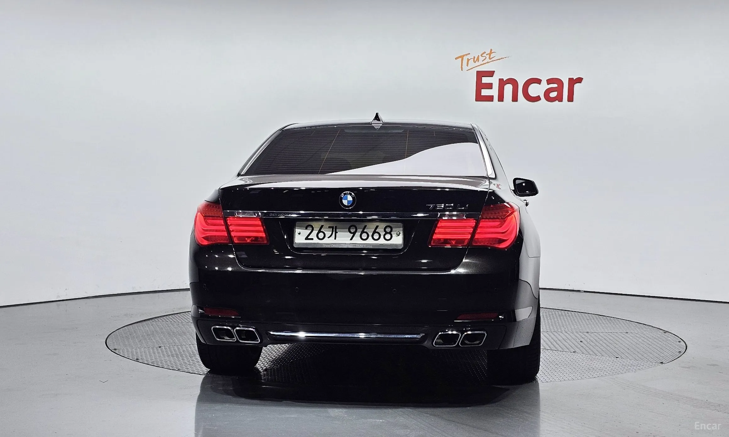 BMW 7 Series (F01) превью 4