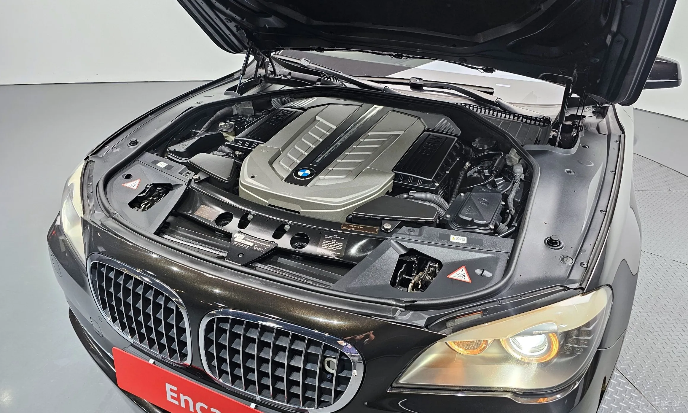 BMW 7 Series (F01) превью 6