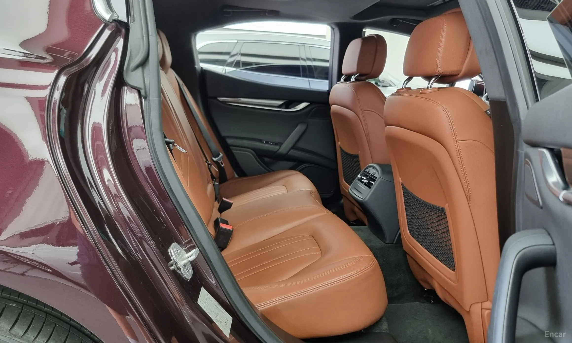 Maserati Ghibli превью 12