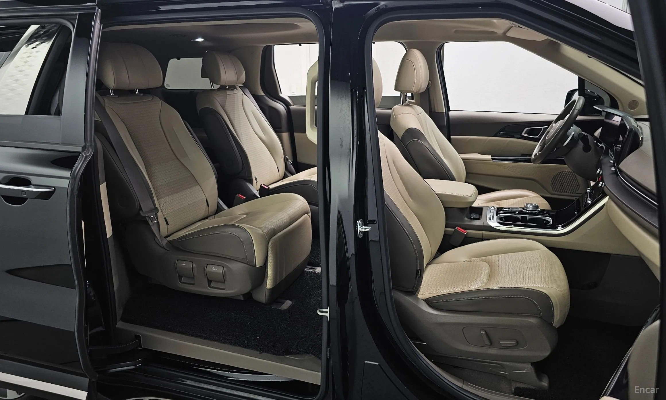Kia Carnival Gen 4 превью 10