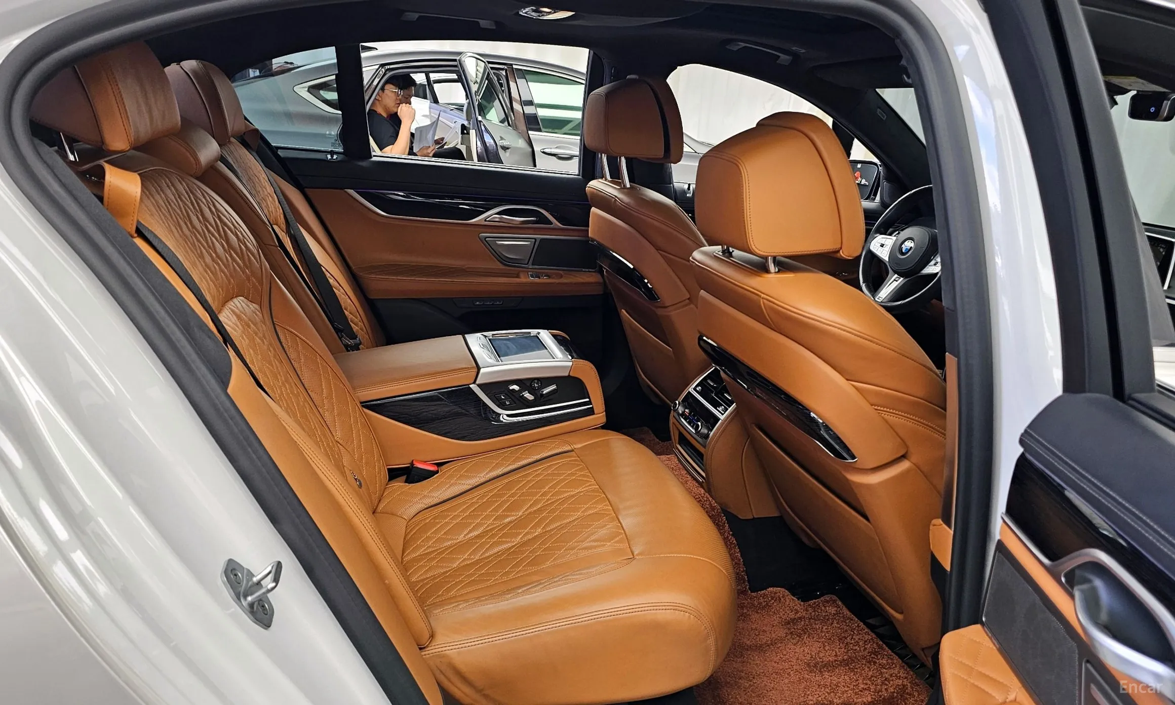 BMW 7 Series (G11) превью 12