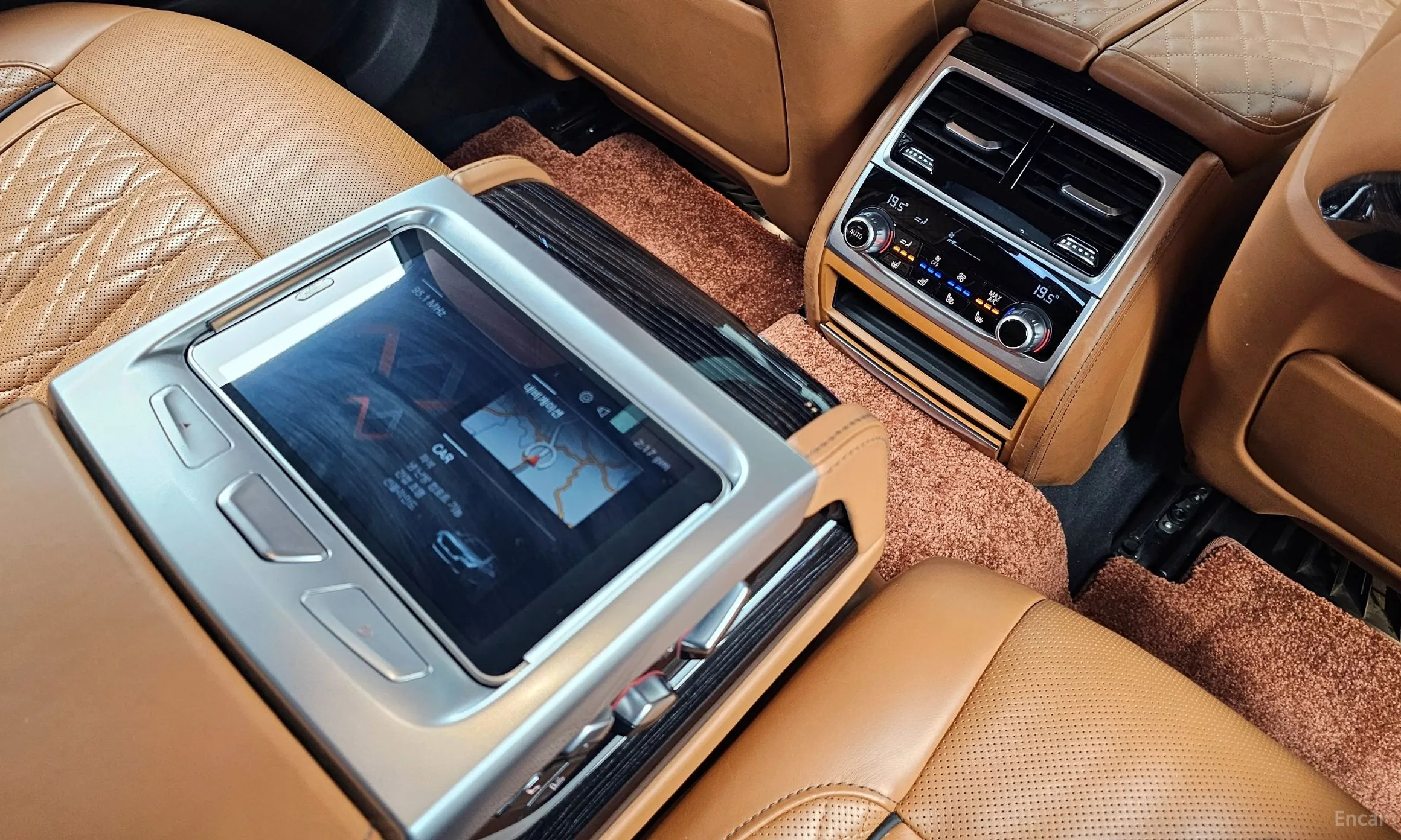 BMW 7 Series (G11) превью 18