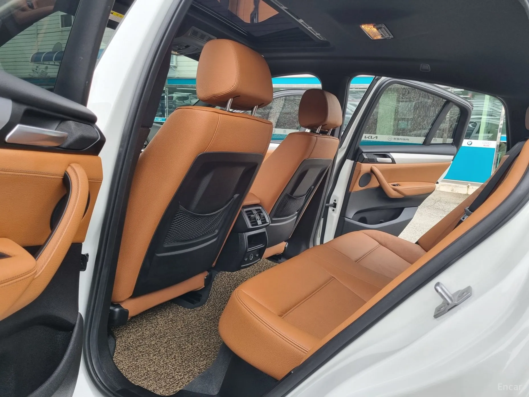 BMW X4 (F26) превью 13