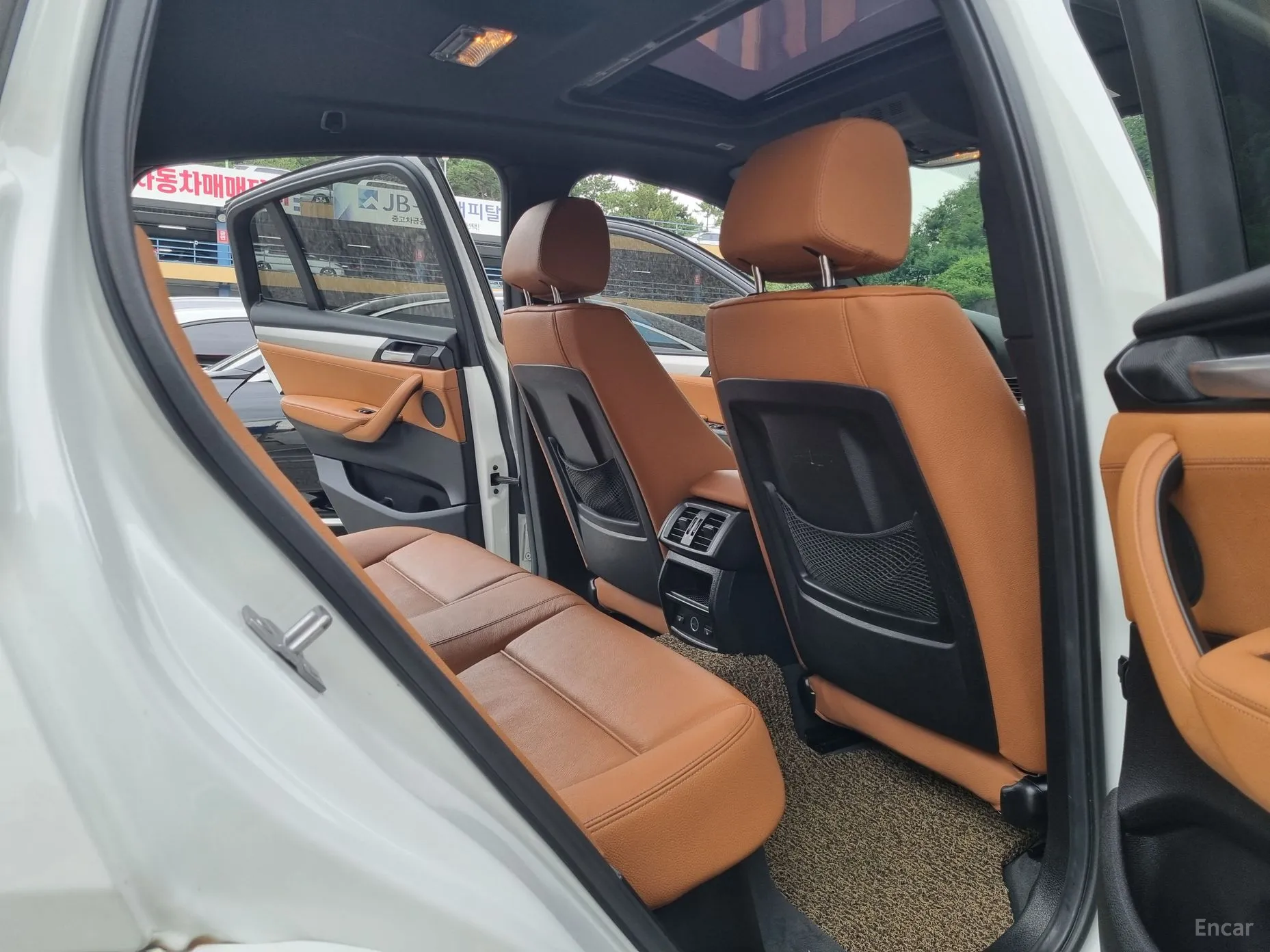 BMW X4 (F26) превью 14