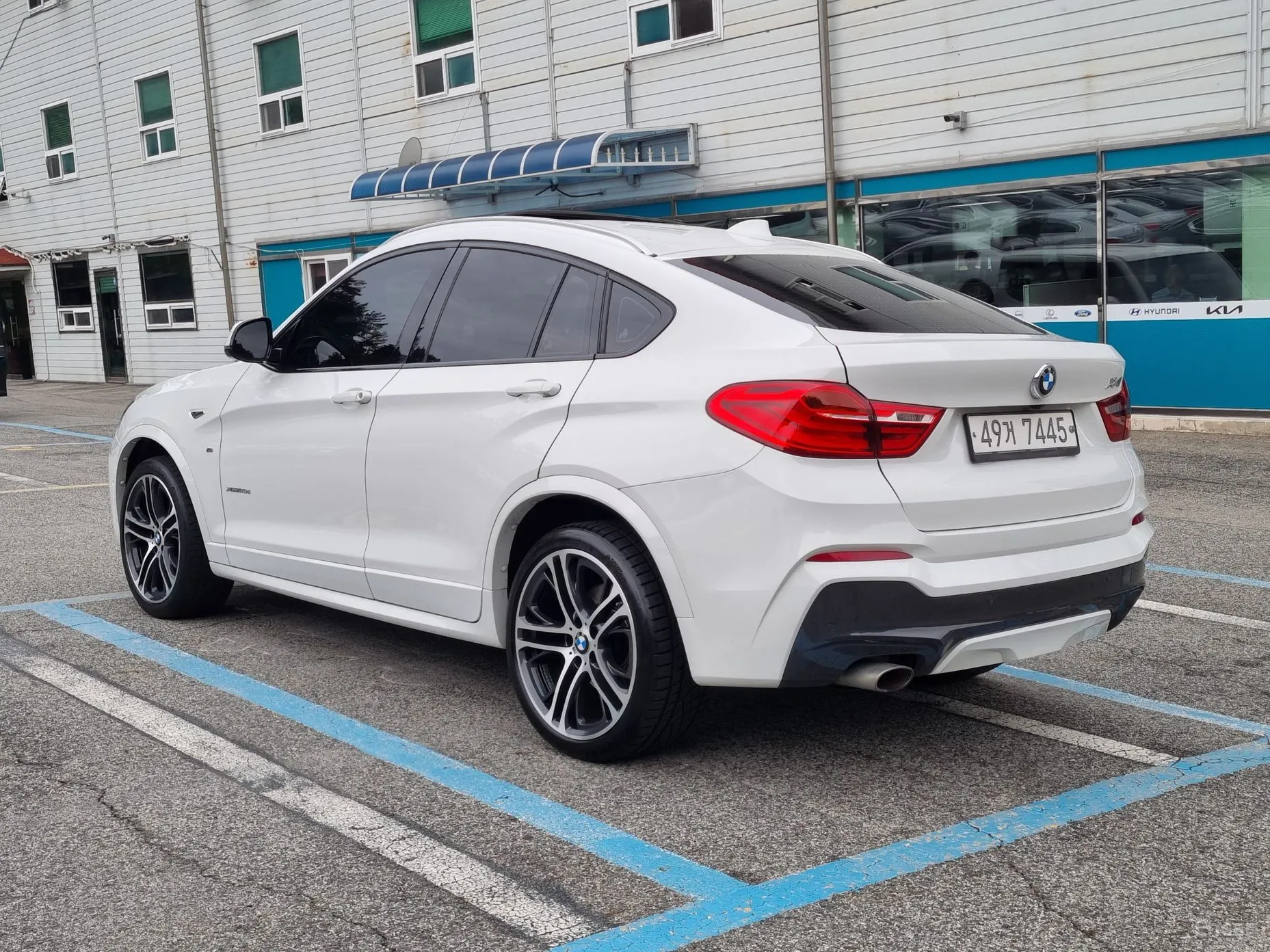 BMW X4 (F26) превью 16