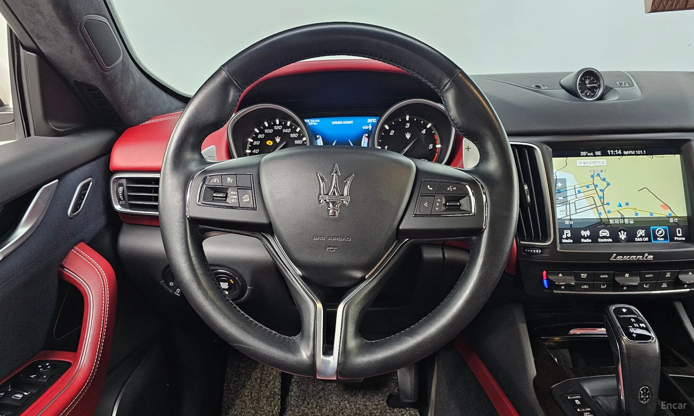 Maserati Levante превью 13