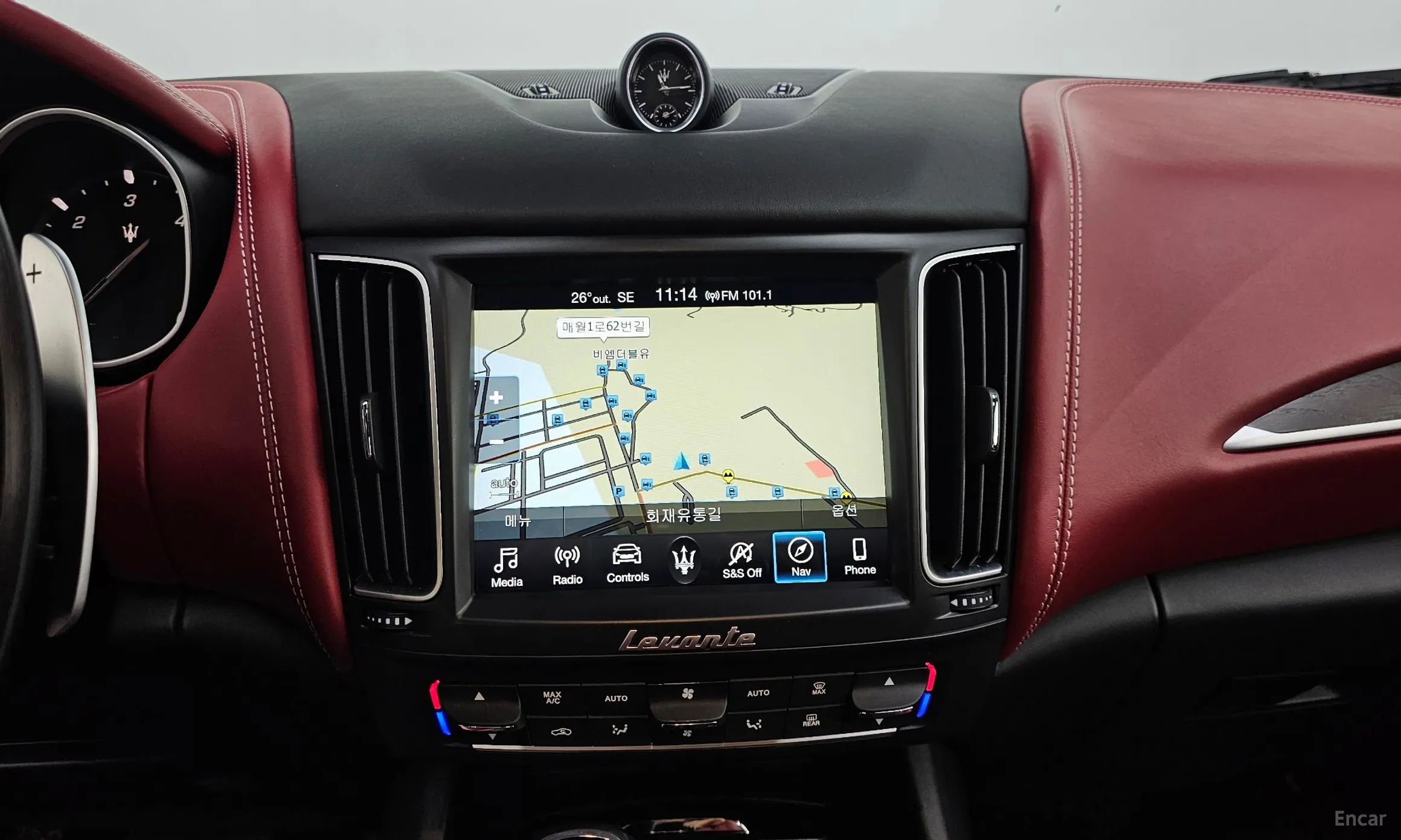 Maserati Levante превью 15