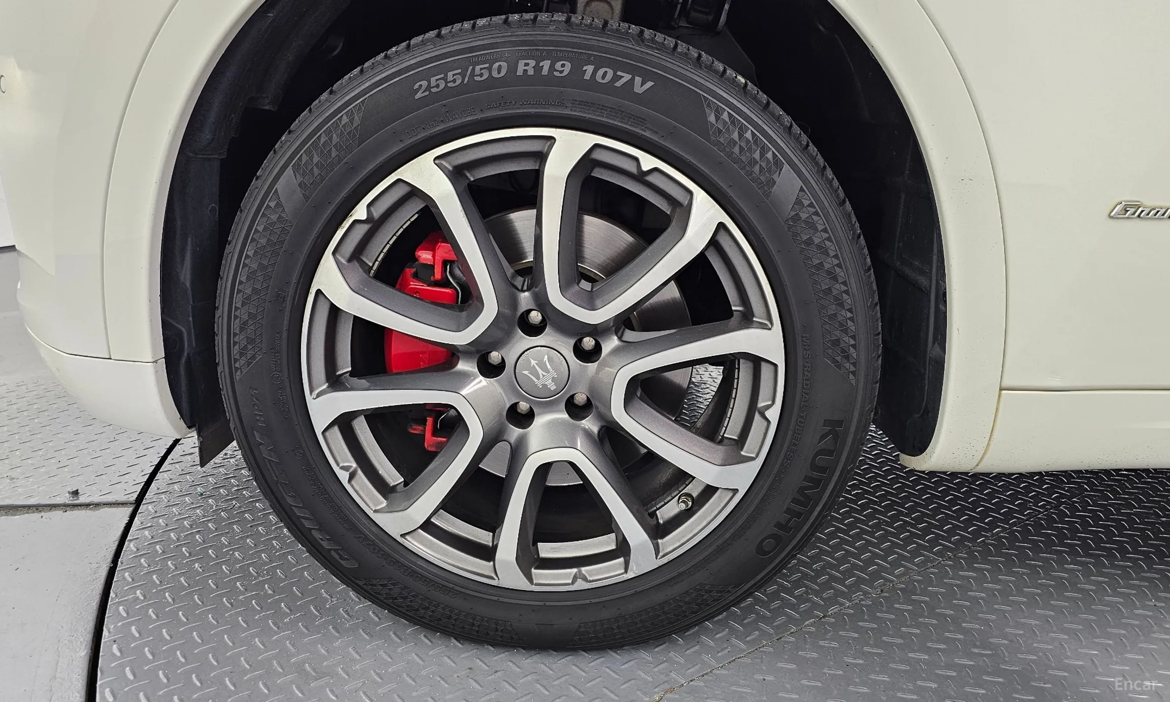 Maserati Levante превью 5