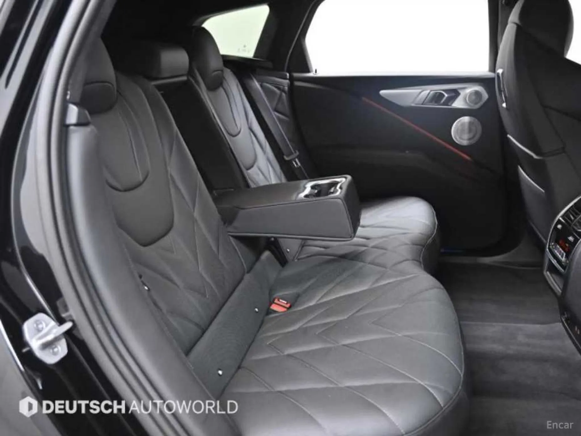 BMW XM (G09) превью 12
