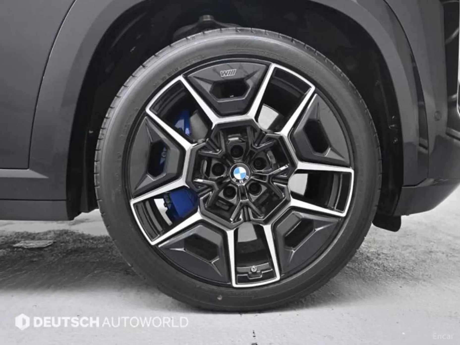BMW XM (G09) превью 5