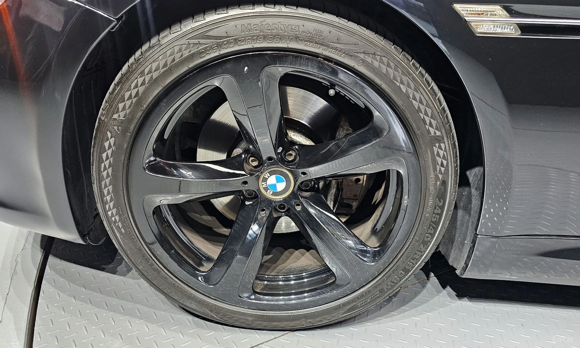 BMW 6 Series (E63) превью 5