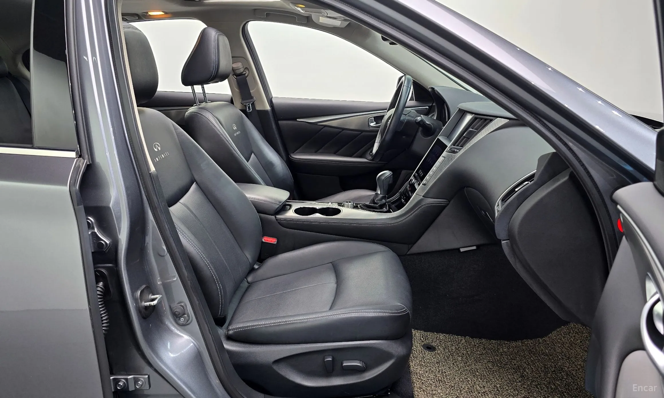 Infiniti Q50 превью 10