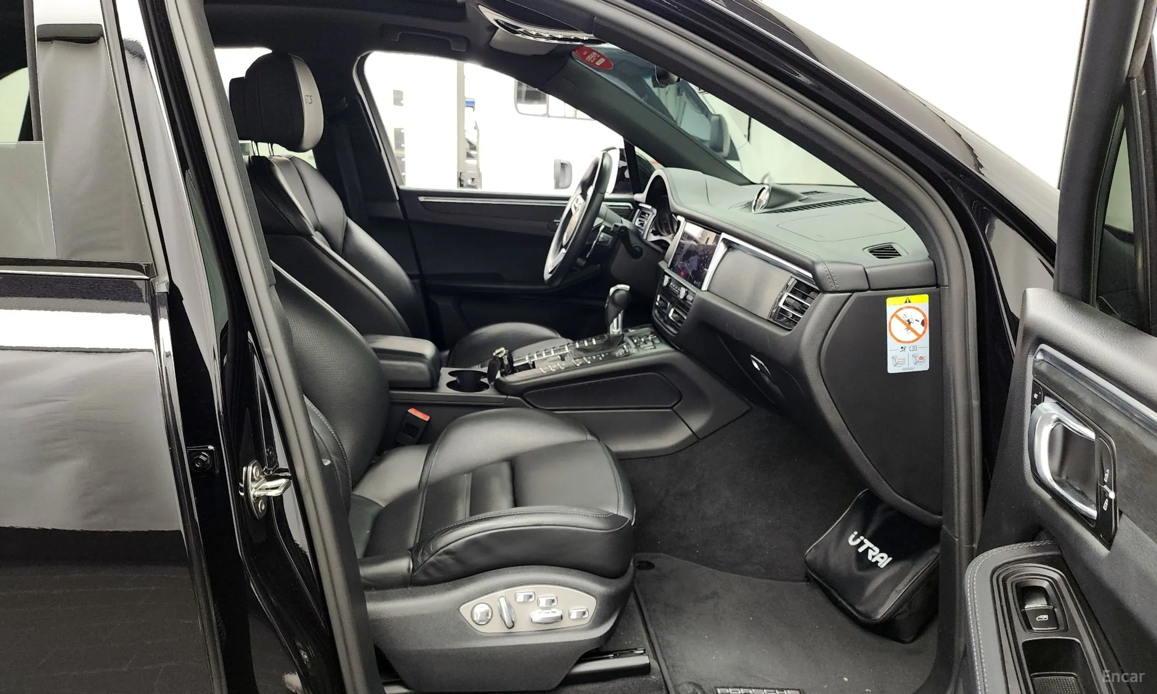 Porsche Macan превью 11