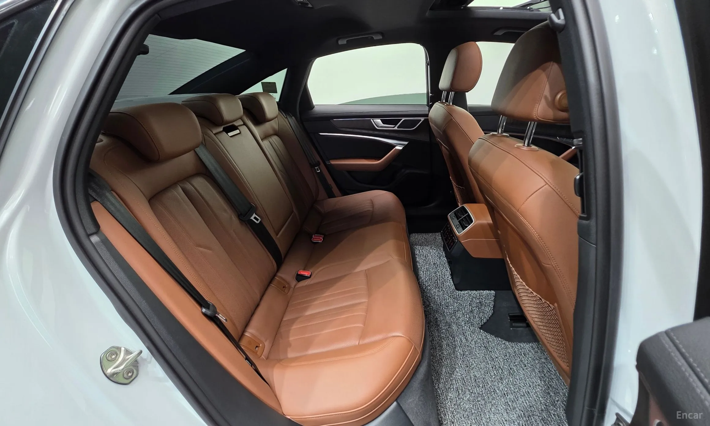 Audi A6 (C8) превью 19