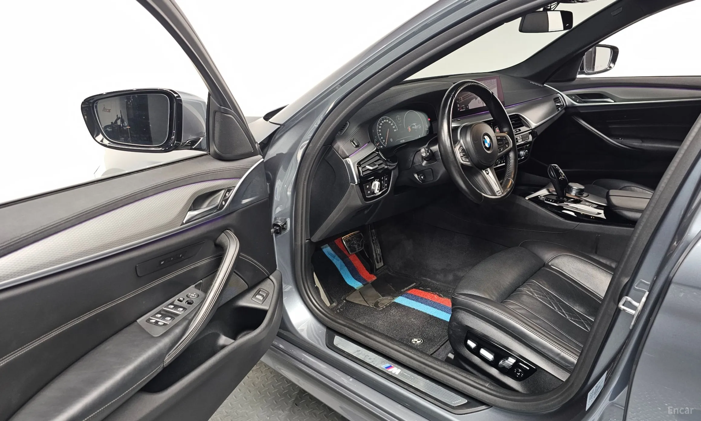 BMW 5 Series (G30) превью 11
