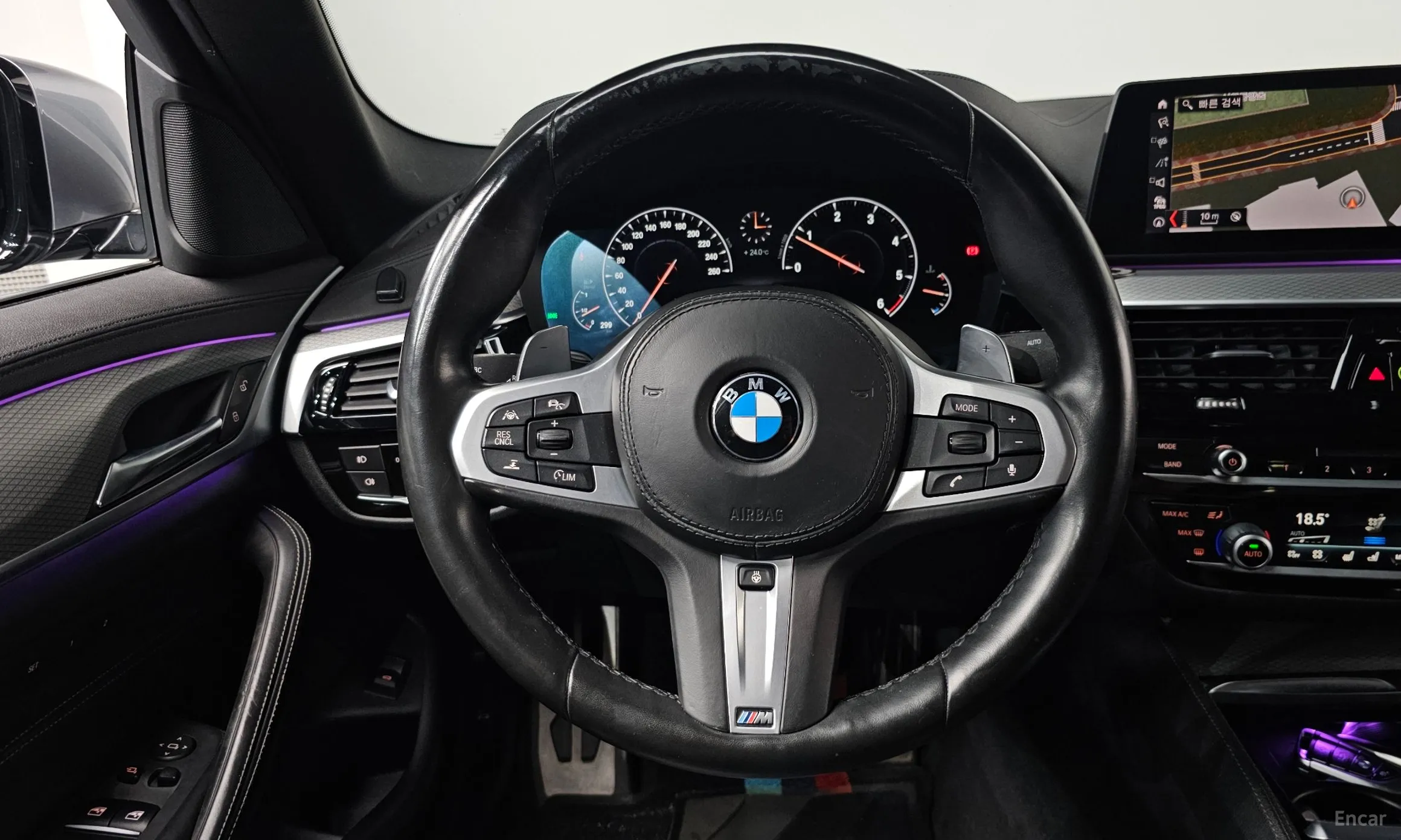 BMW 5 Series (G30) превью 13