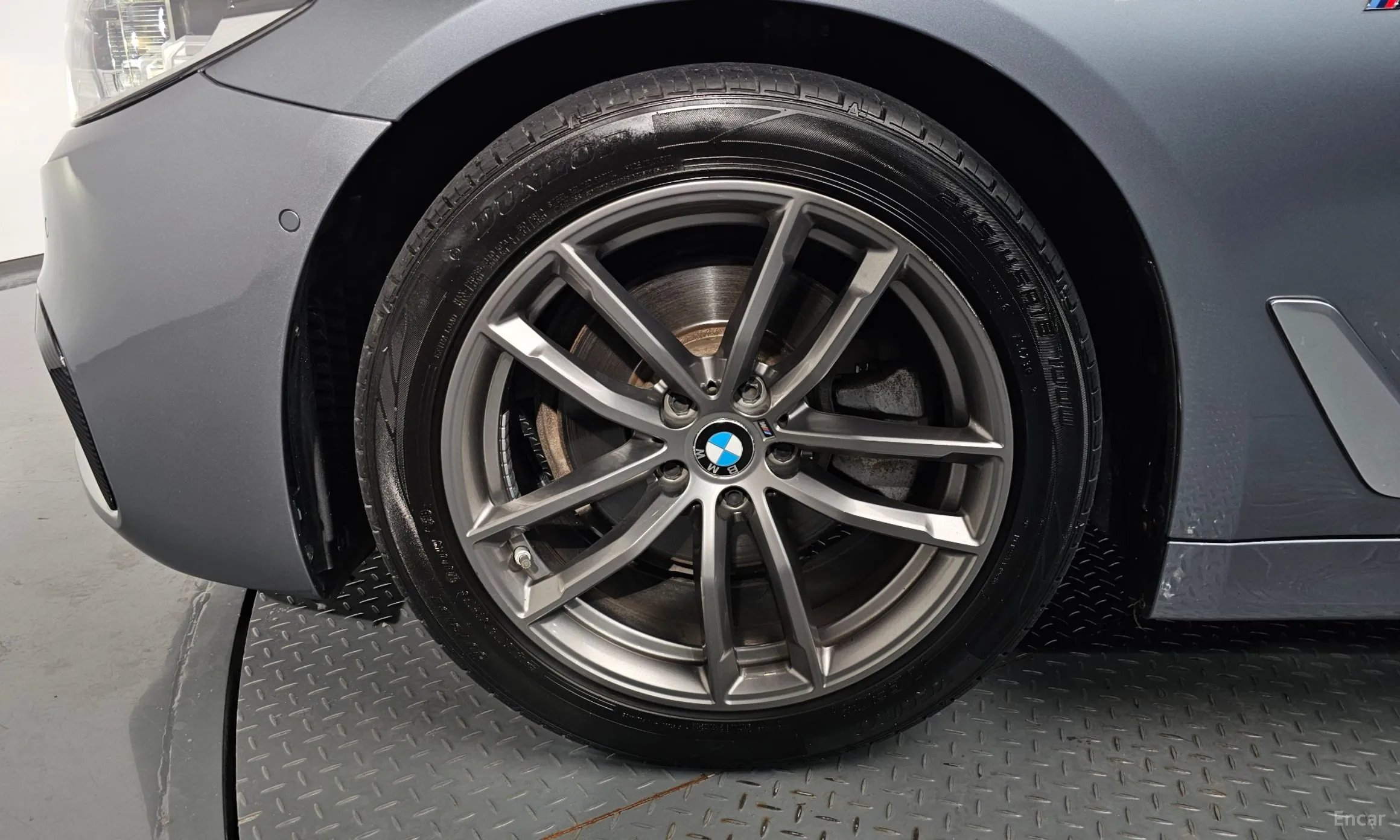 BMW 5 Series (G30) превью 5