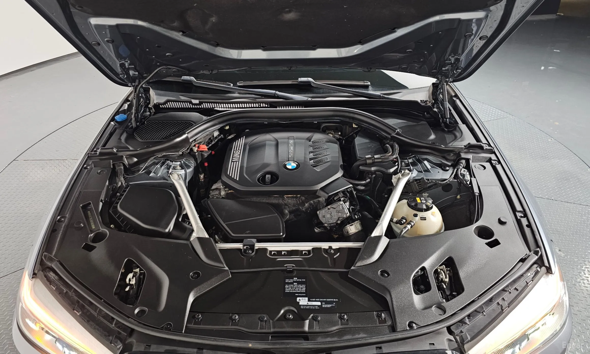 BMW 5 Series (G30) превью 6