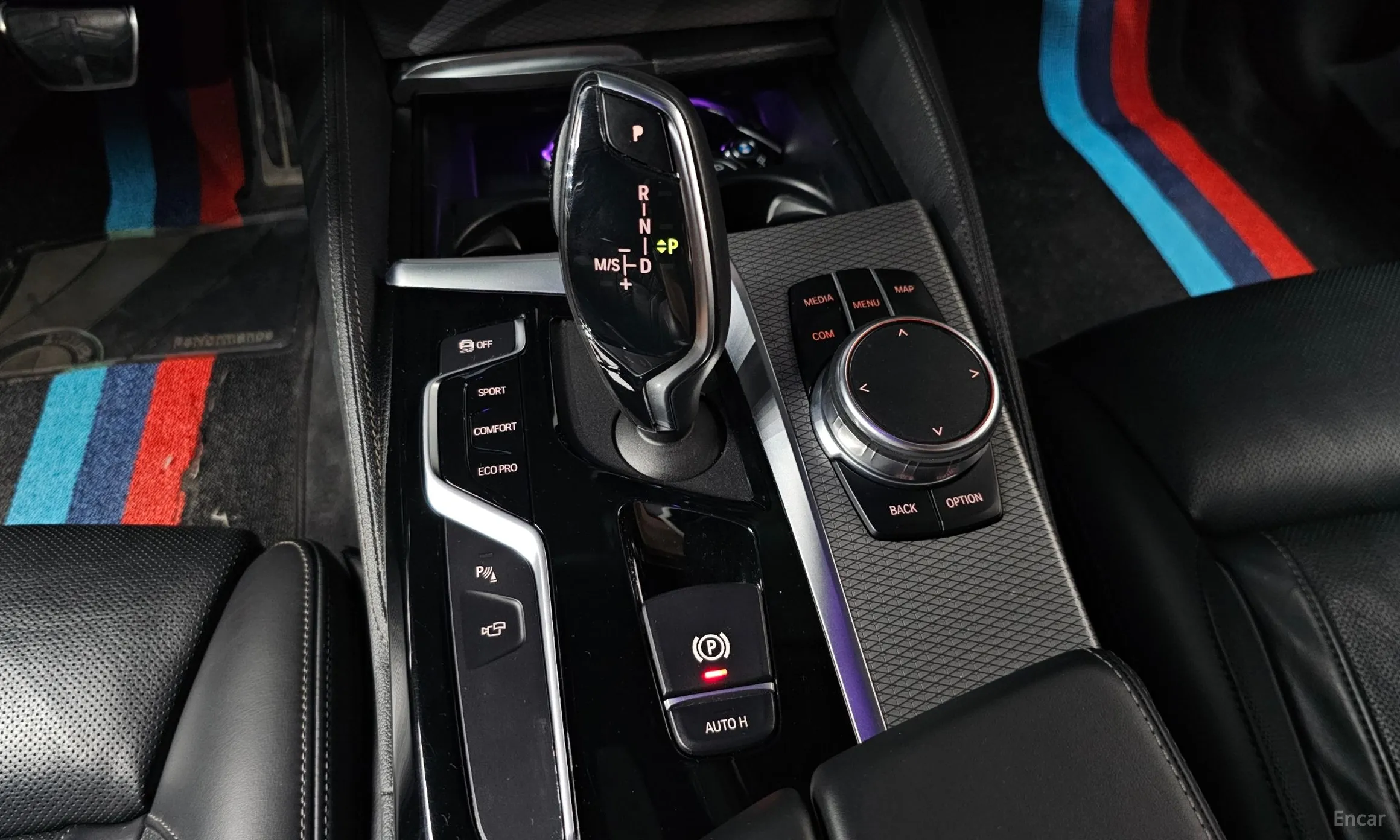 BMW 5 Series (G30) превью 9