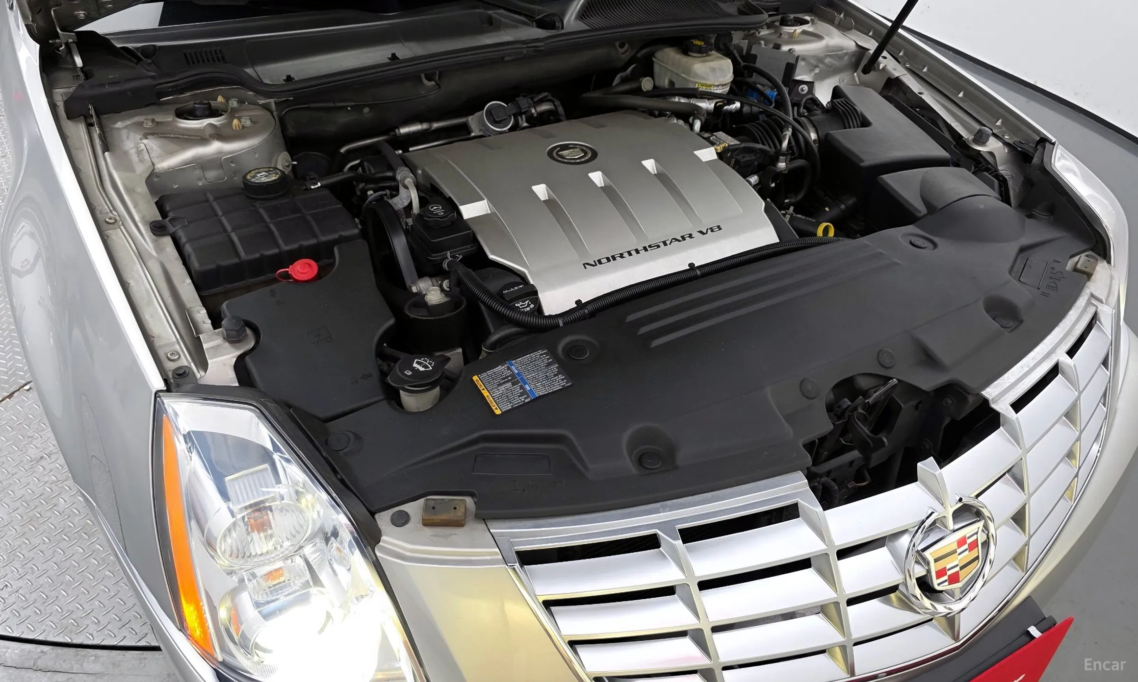 Cadillac DTS превью 6