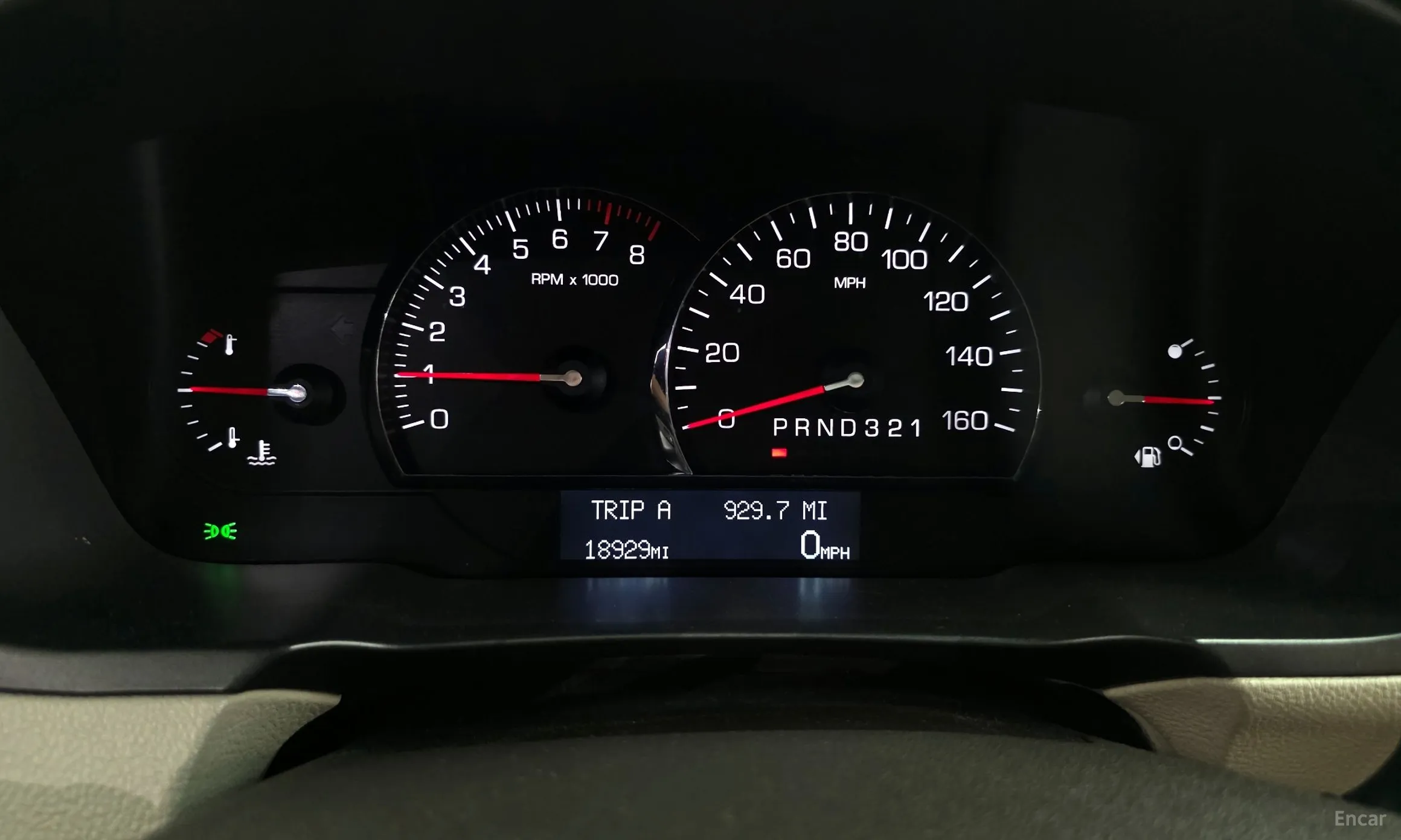 Cadillac DTS превью 8