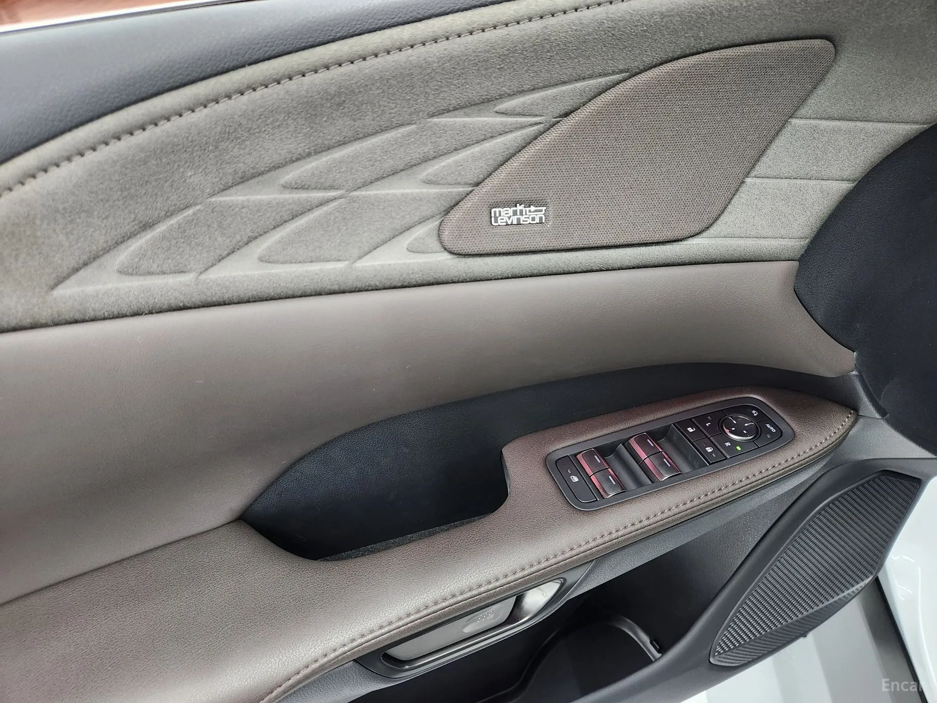 Lexus RX450h + 5th Gen превью 12