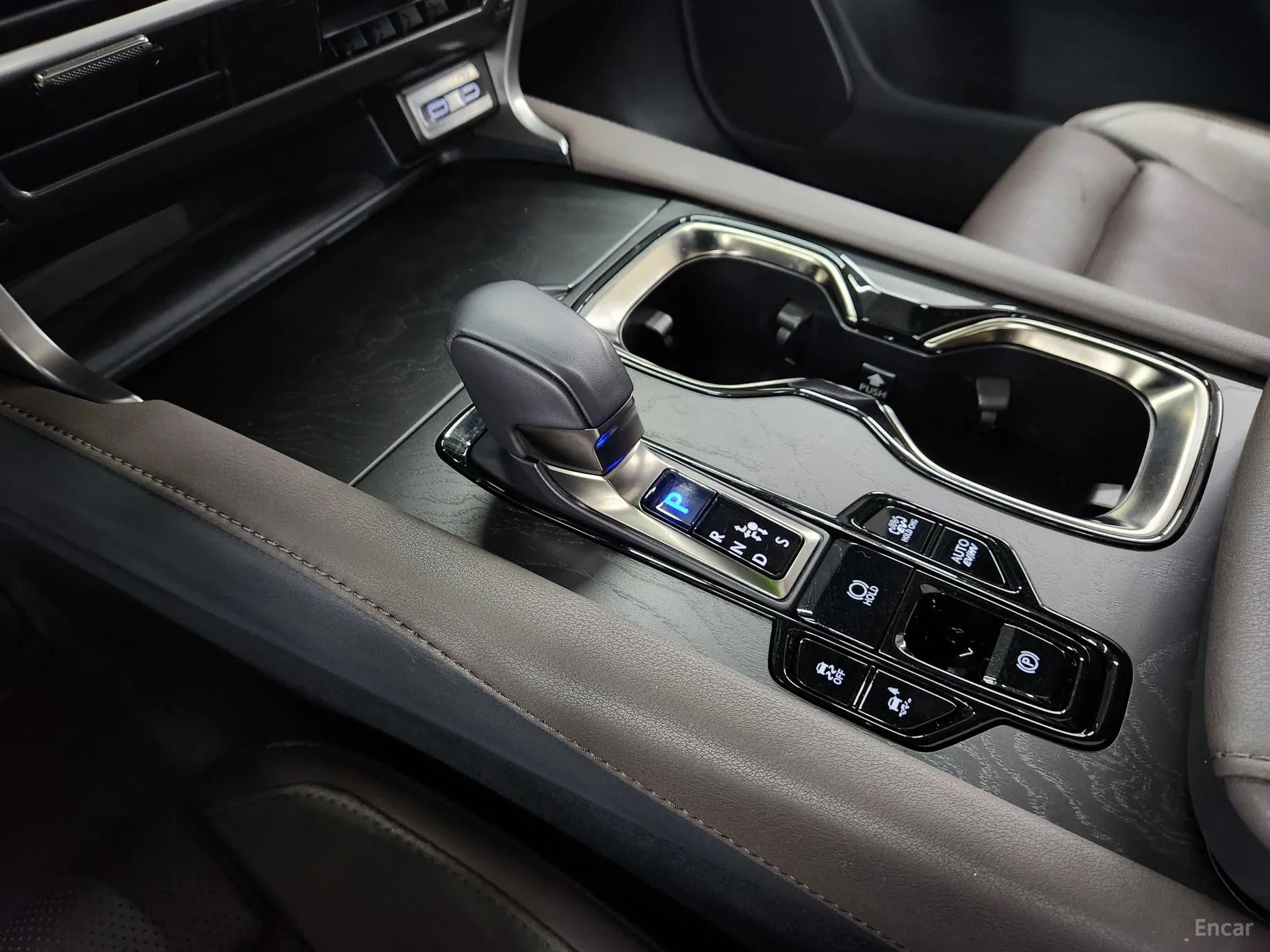 Lexus RX450h + 5th Gen превью 15