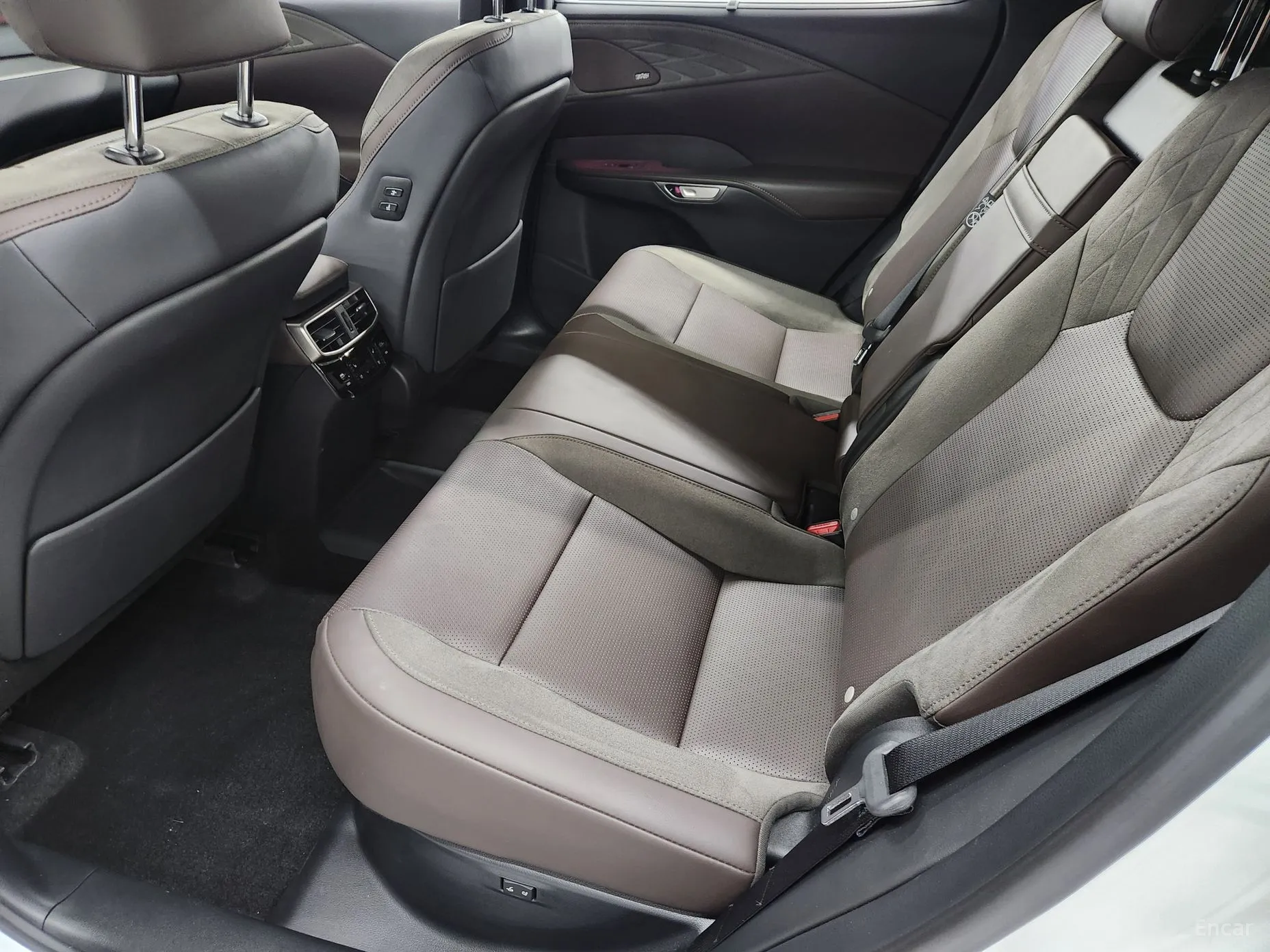 Lexus RX450h + 5th Gen превью 18