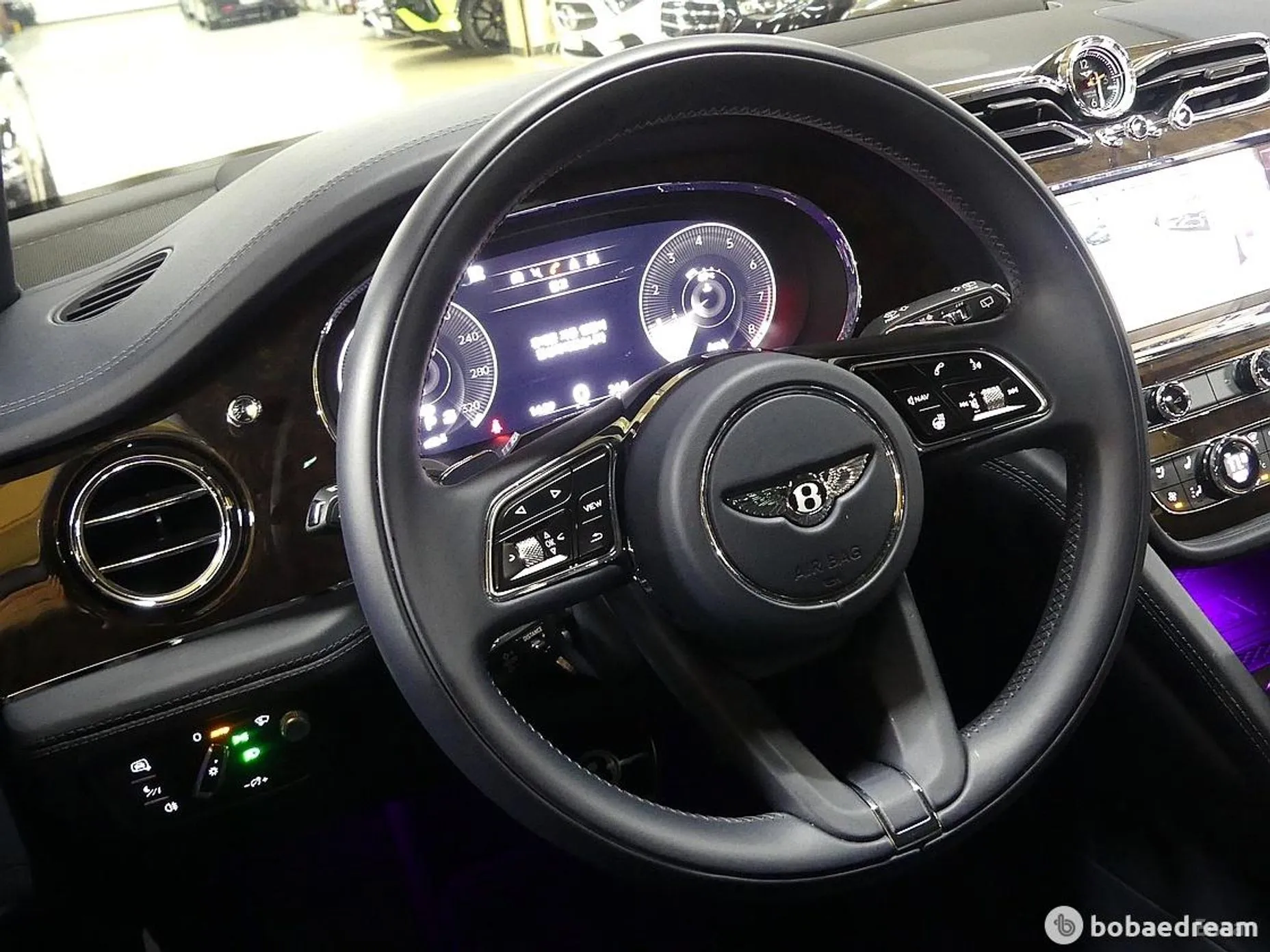 Bentley Bentayga превью 12