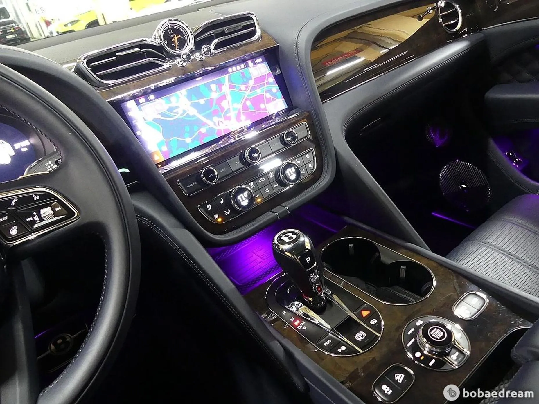 Bentley Bentayga превью 13