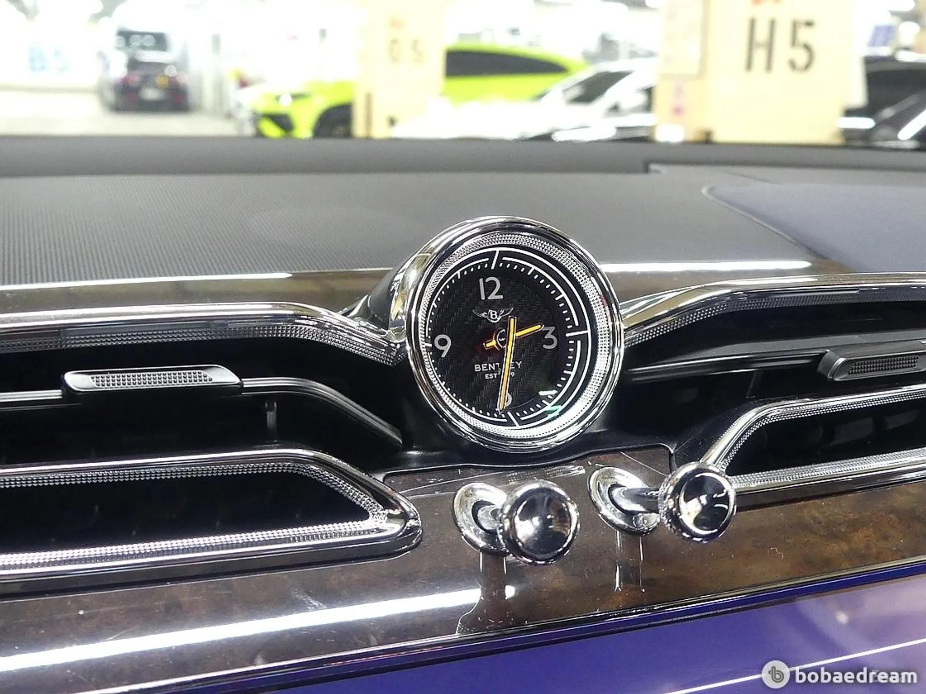 Bentley Bentayga превью 14