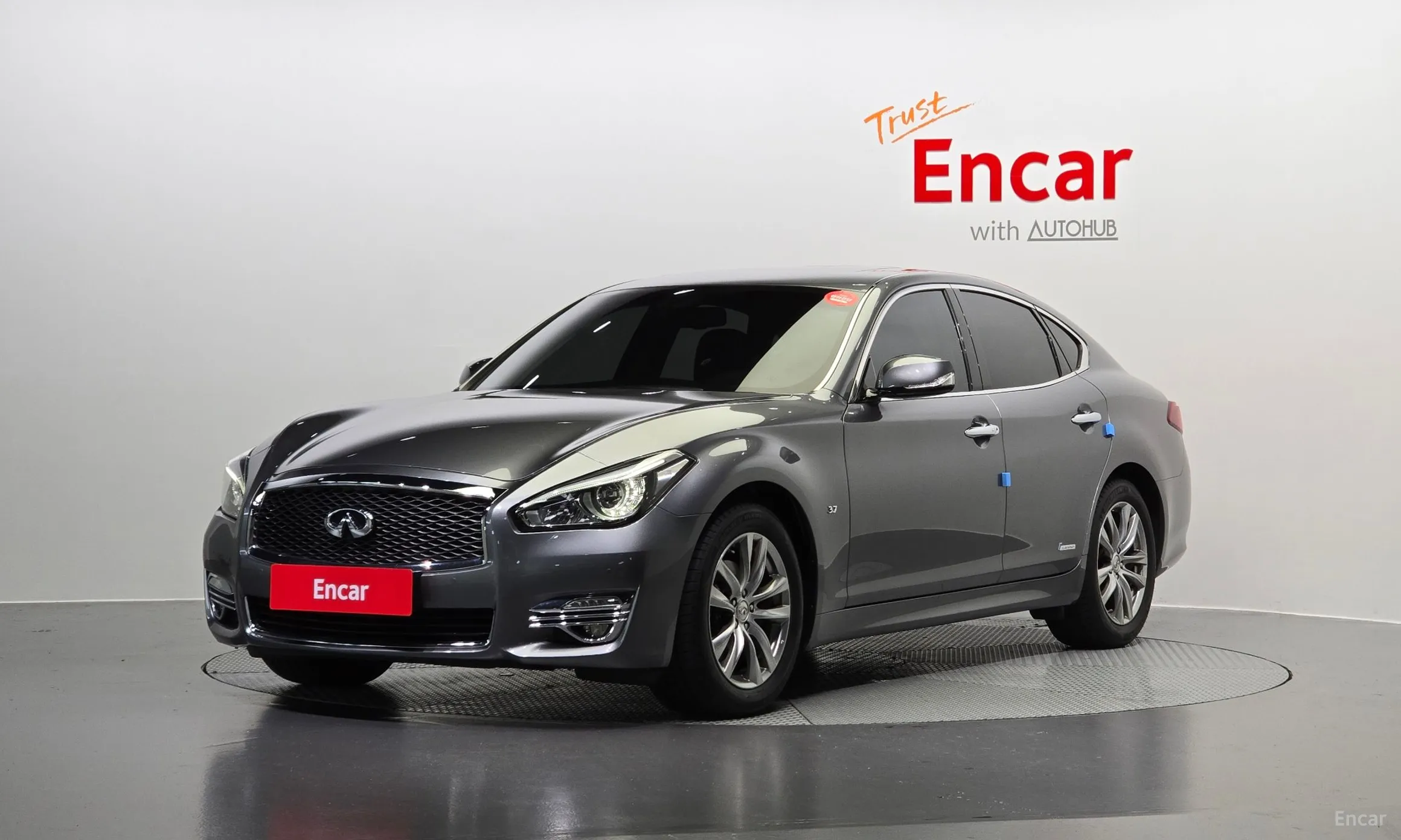 Infiniti Q70