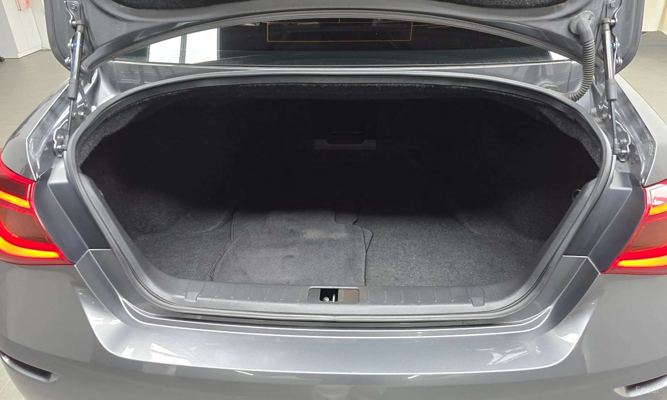 Infiniti Q70 превью 20