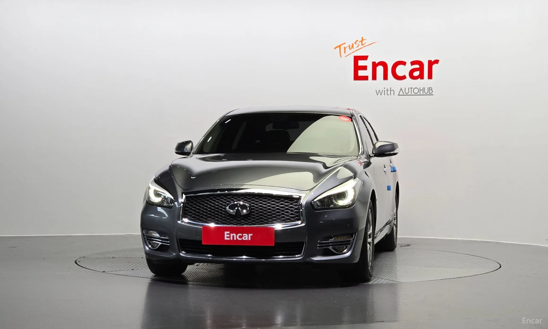 Infiniti Q70 превью 3