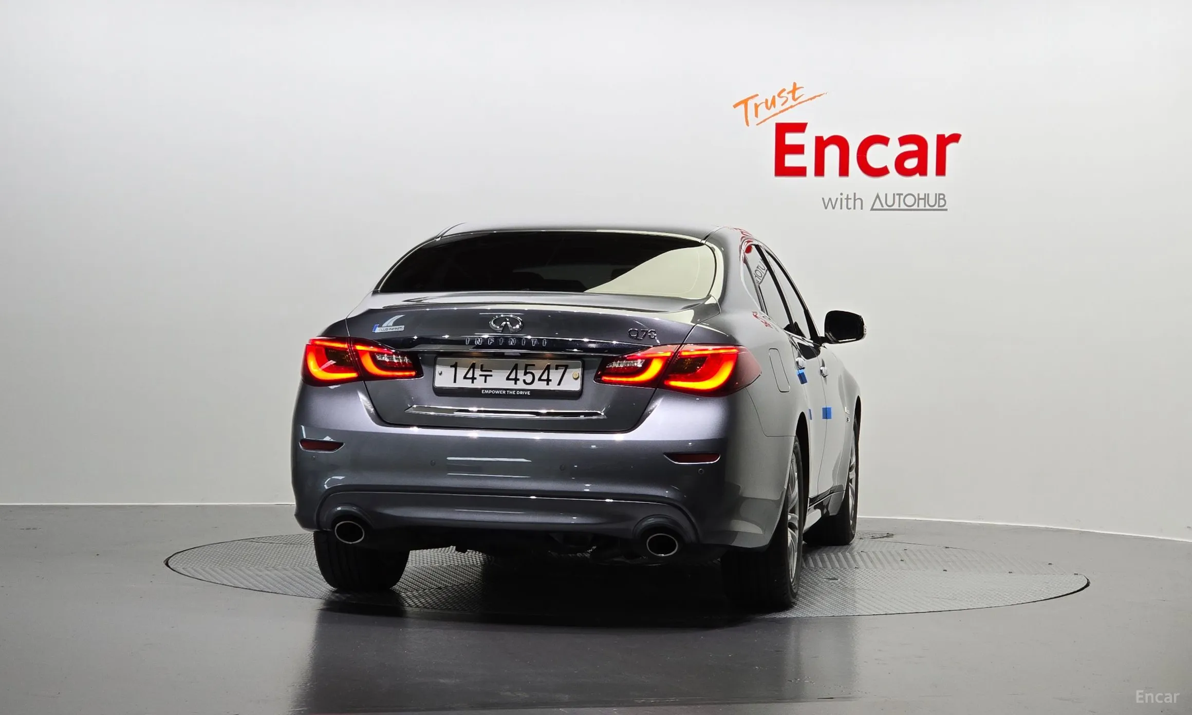 Infiniti Q70 превью 4