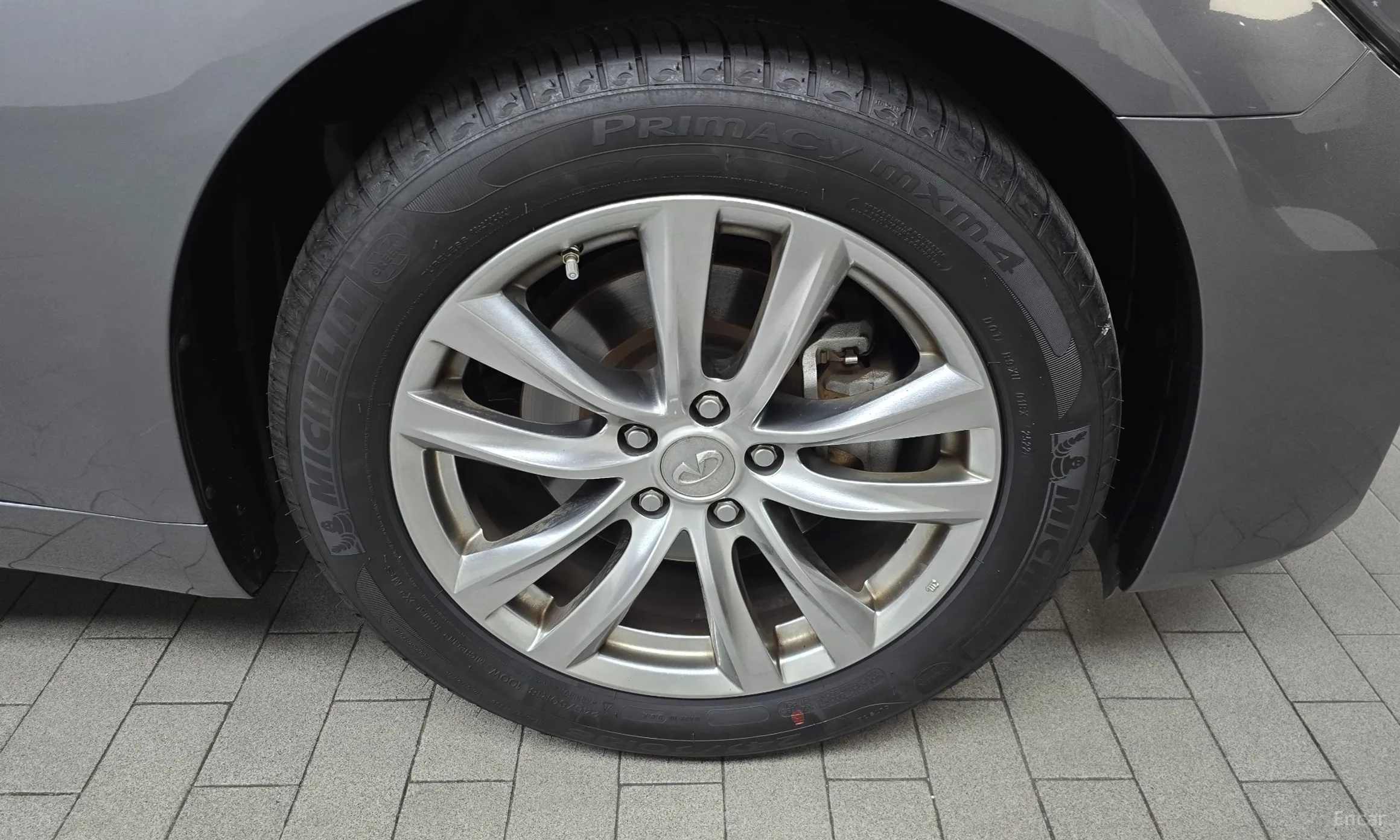 Infiniti Q70 превью 5