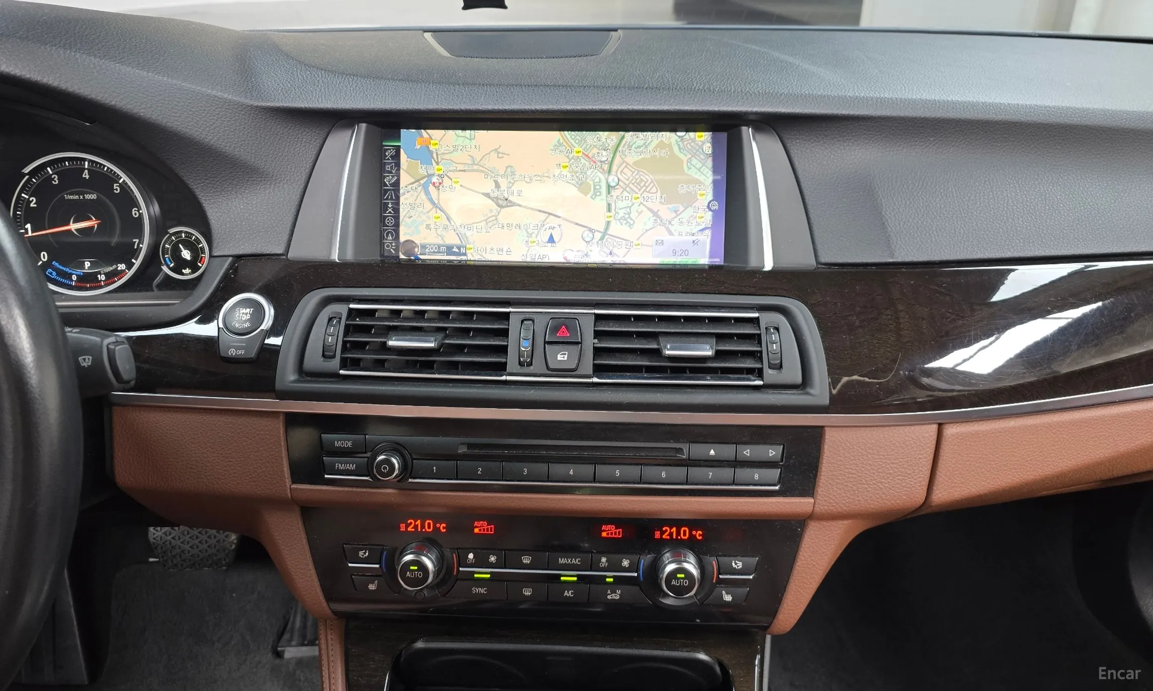 BMW 5 Series (F10) превью 14
